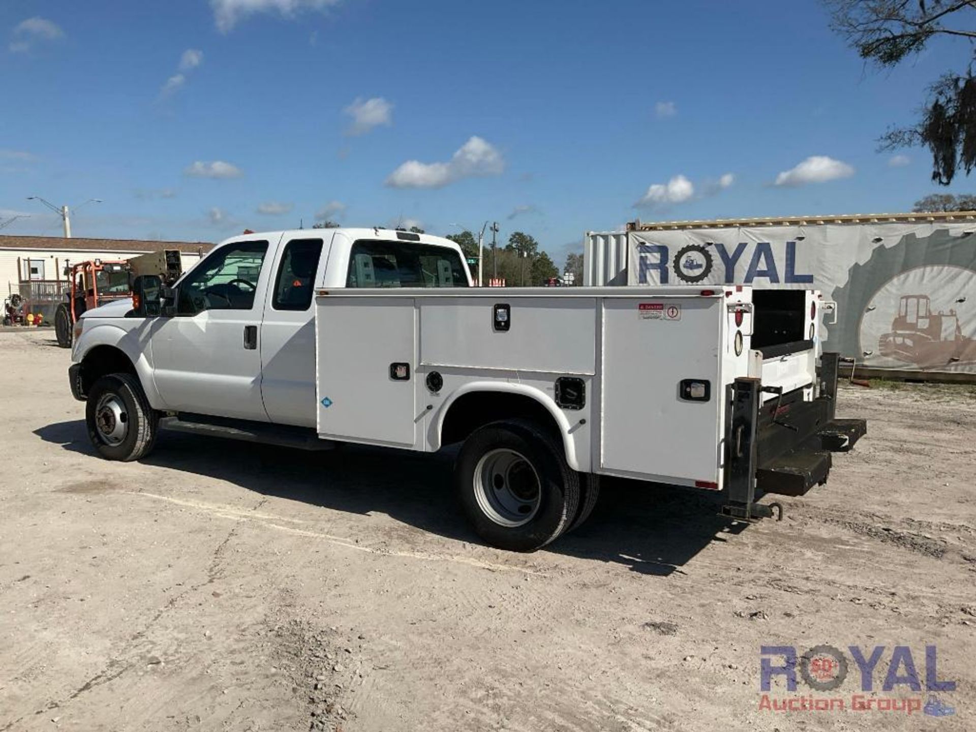 2015 Ford F350 4X4 Extended Cab Service Truck - Bild 3 aus 30
