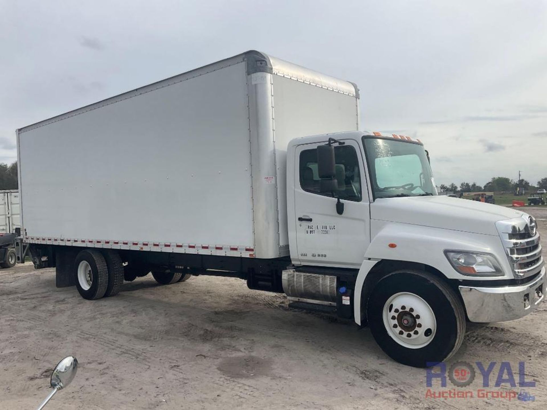 2018 Hino 268 26ft Box Truck - Image 2 of 28