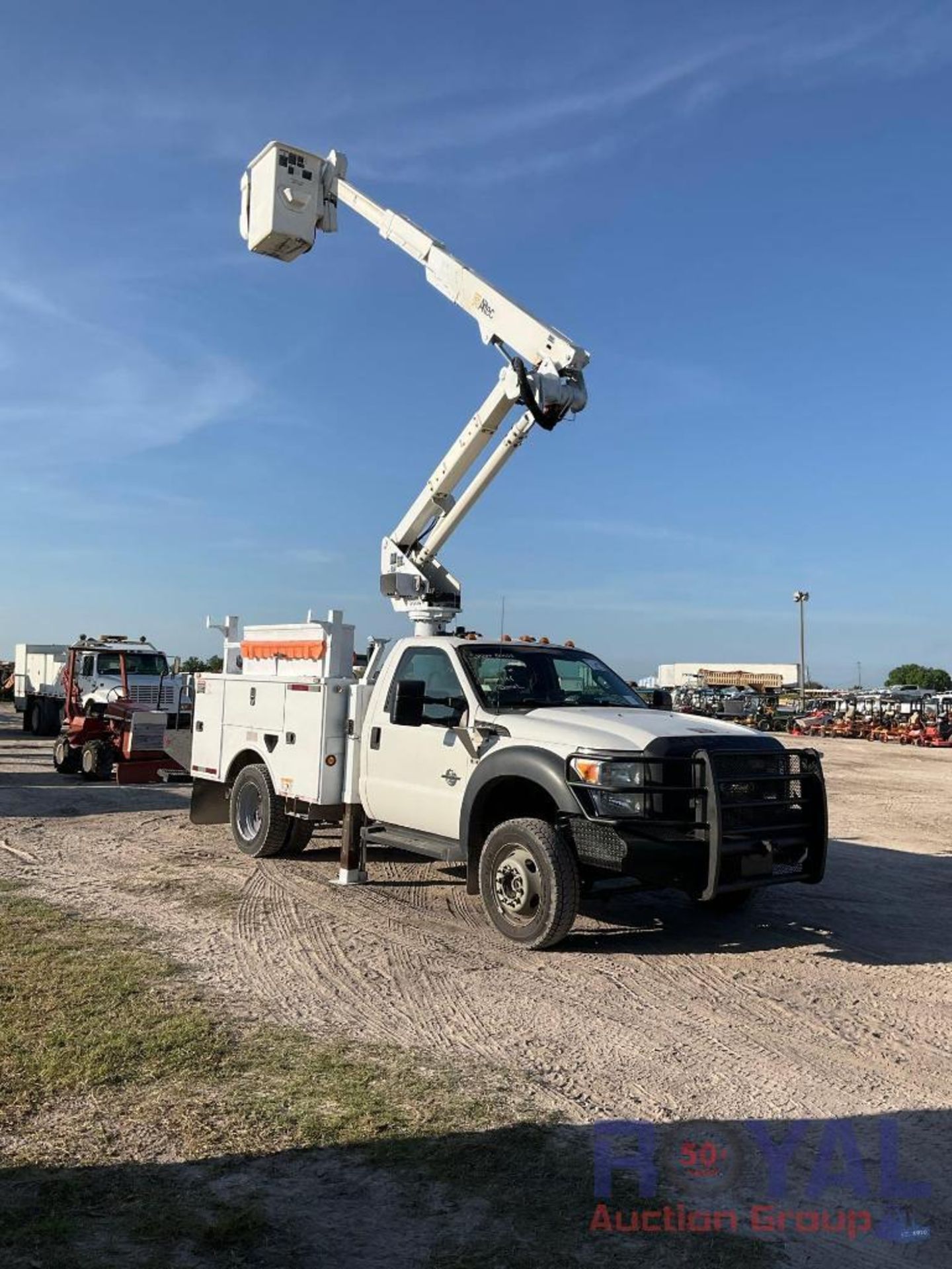 2012 Ford F550 4x4 Bucket Truck - Image 2 of 32