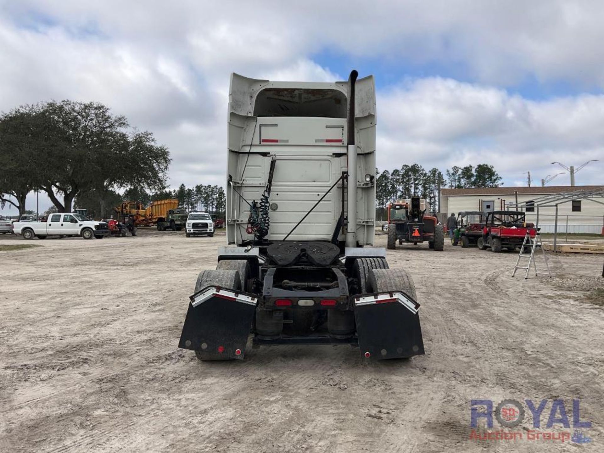 2010 Volvo VNL T/A Sleeper Truck Tractor - Image 32 of 32