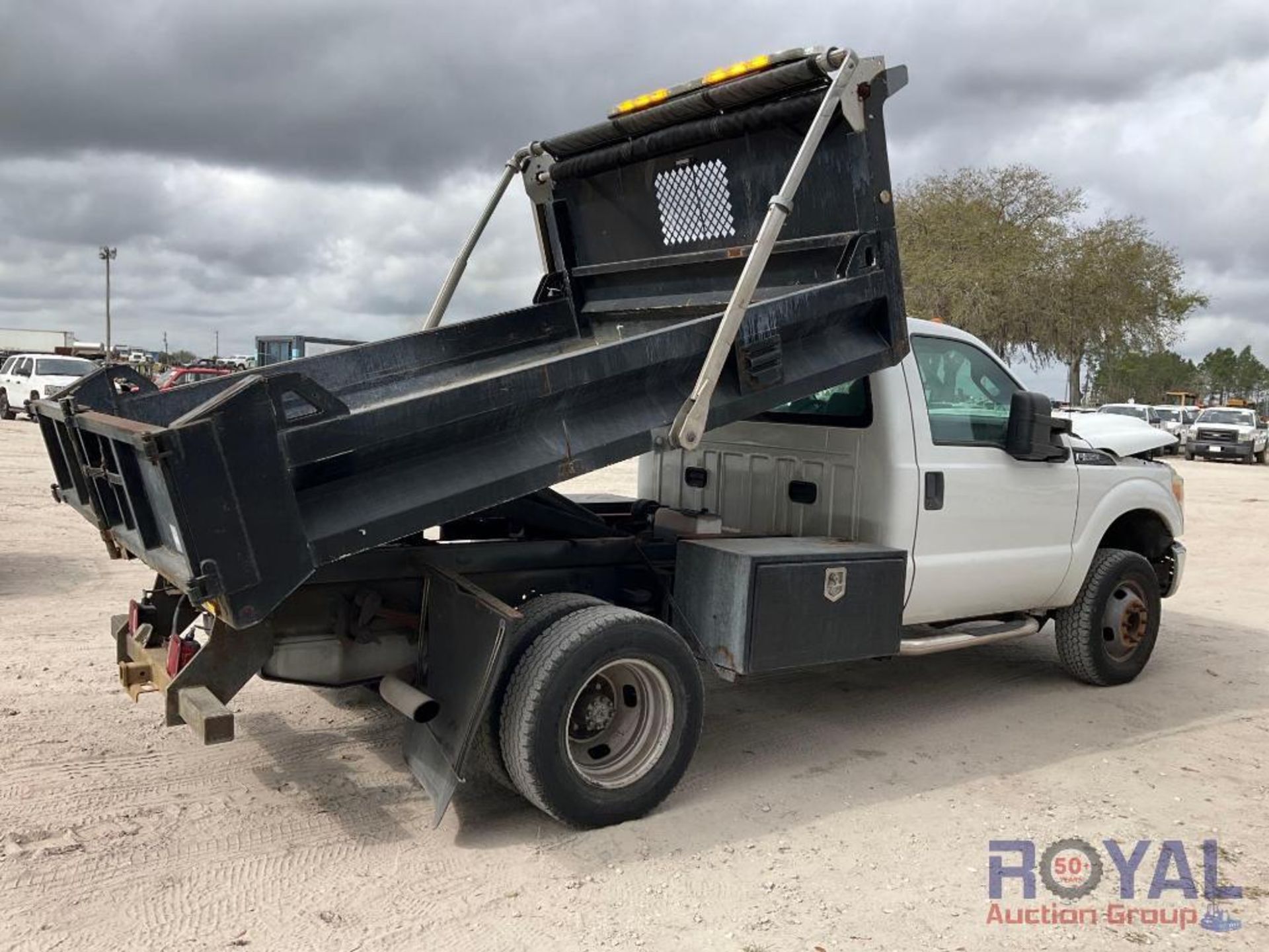 2015 Ford F-350 4x4 Mason Dump Truck - Image 3 of 25