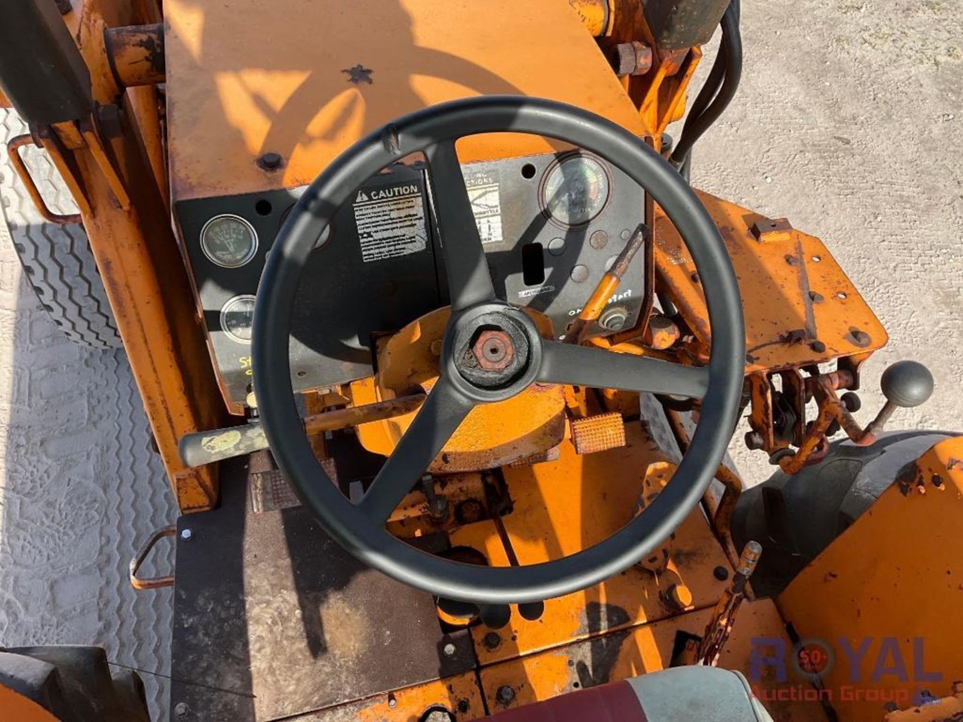 Case 580B Tractor Wheel Loader - Image 18 of 24