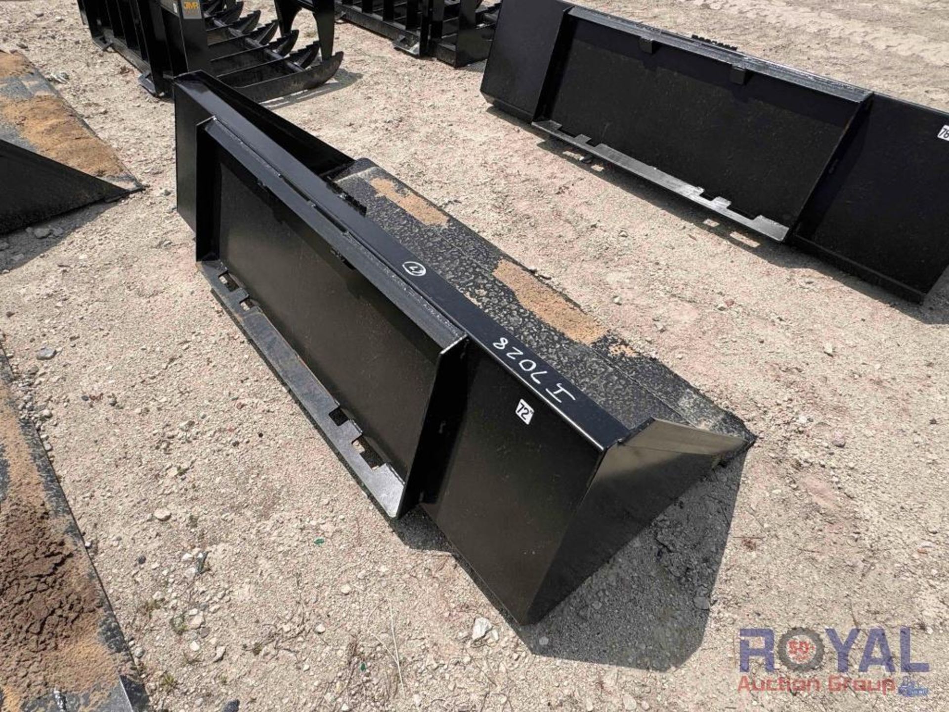 2024 72in Bucket Skid Steer Attachment - Image 3 of 5