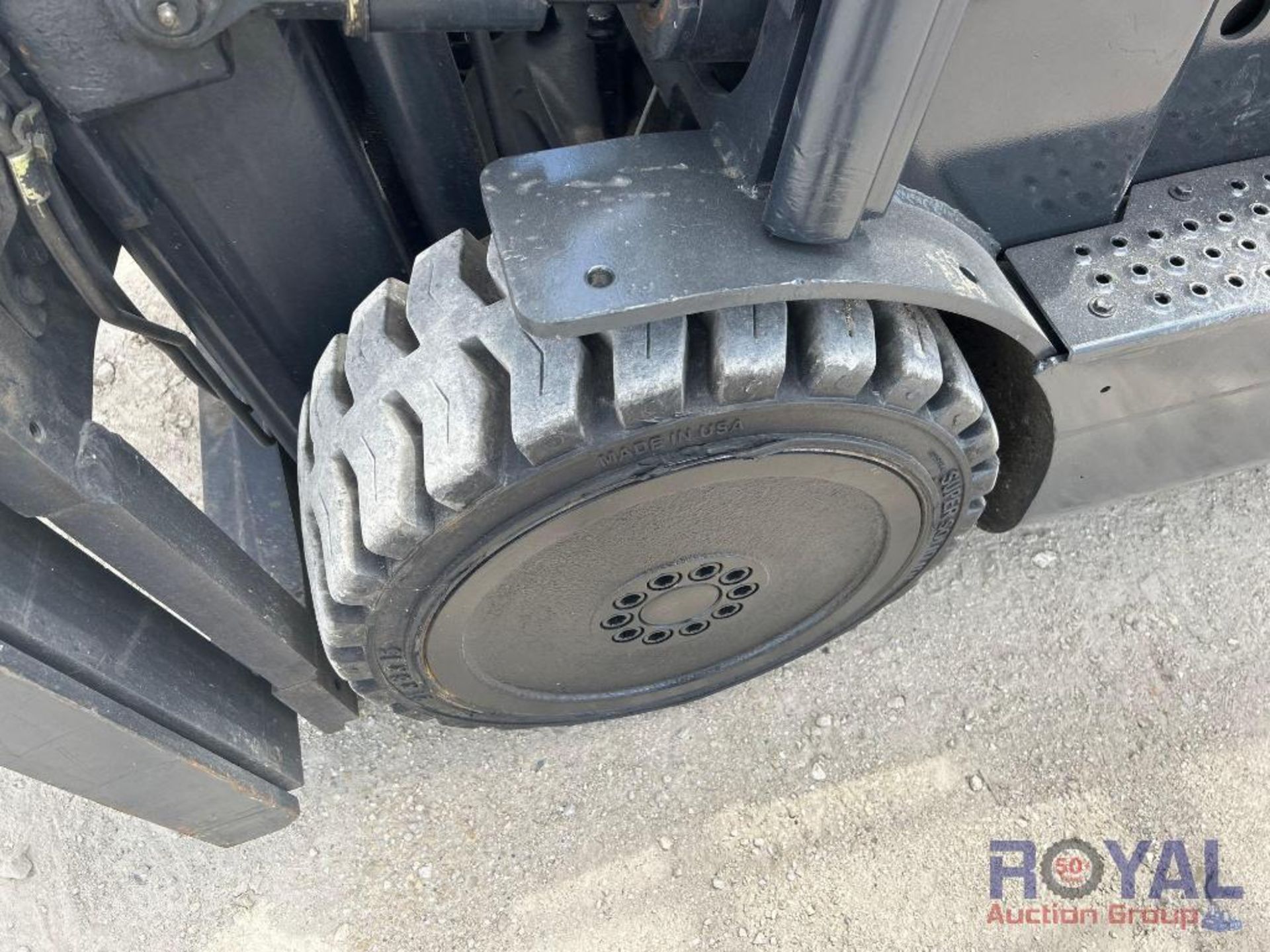 Doosan GC30E-5 6,000LB Cushion Tire Forklift - Image 28 of 31