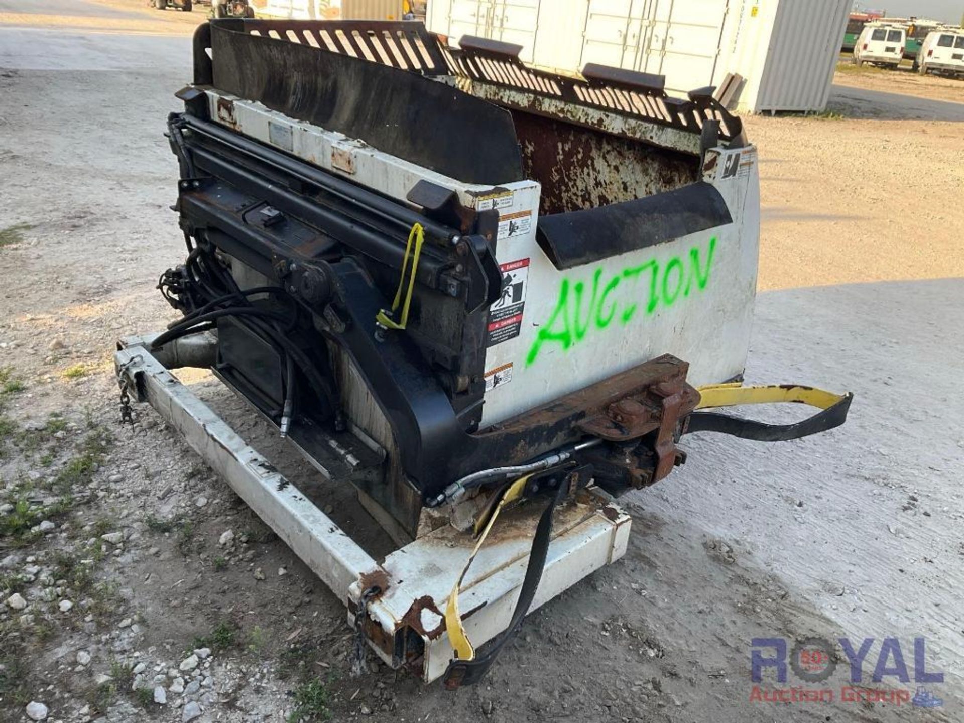 2020 Curotto Can Slammin Eagle 4cu Yard Automated Front Load Garbage Collector - Image 2 of 6