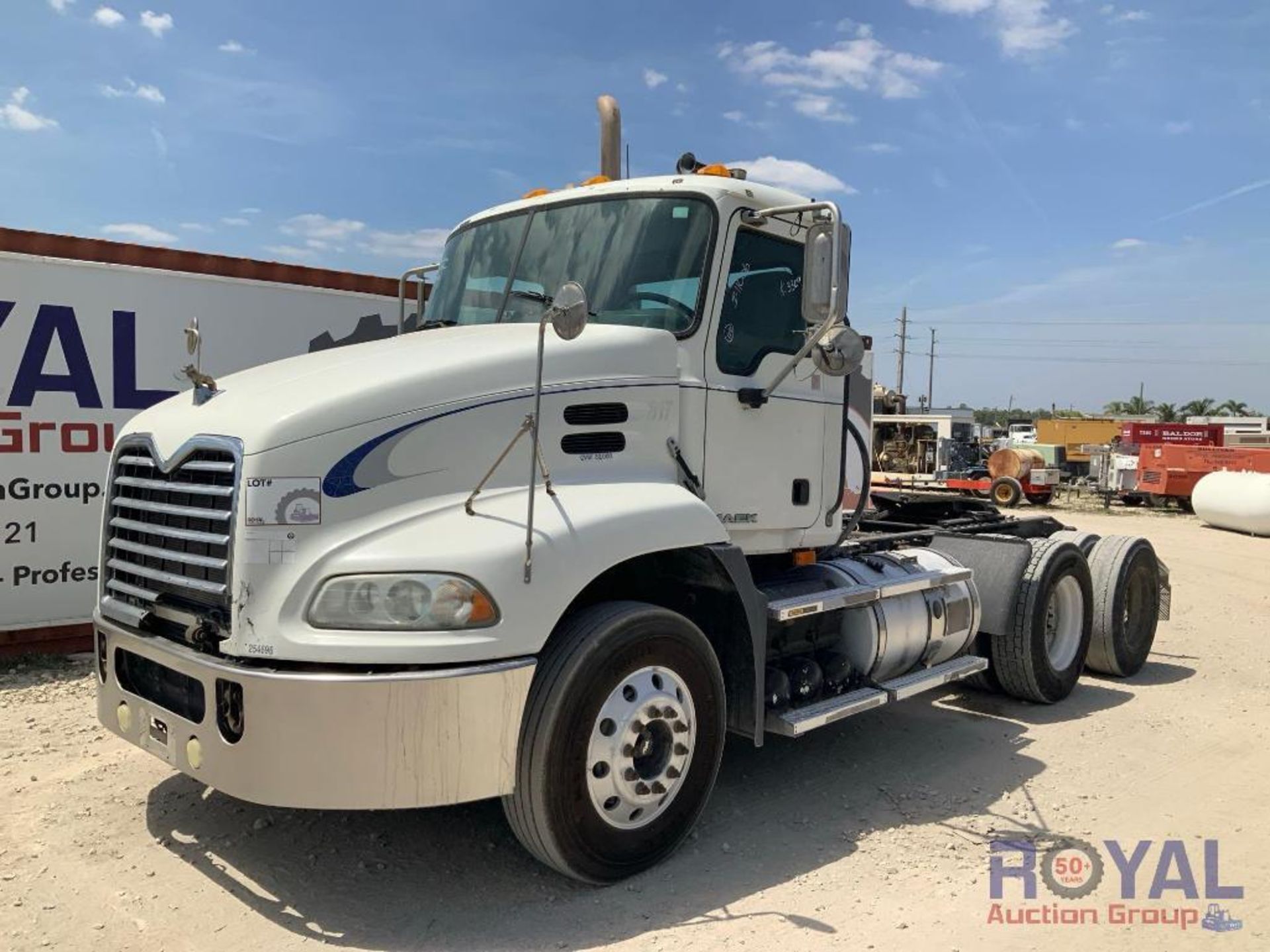 2008 Mack CXU613 Daycab T/A Truck Tractor - Image 3 of 42