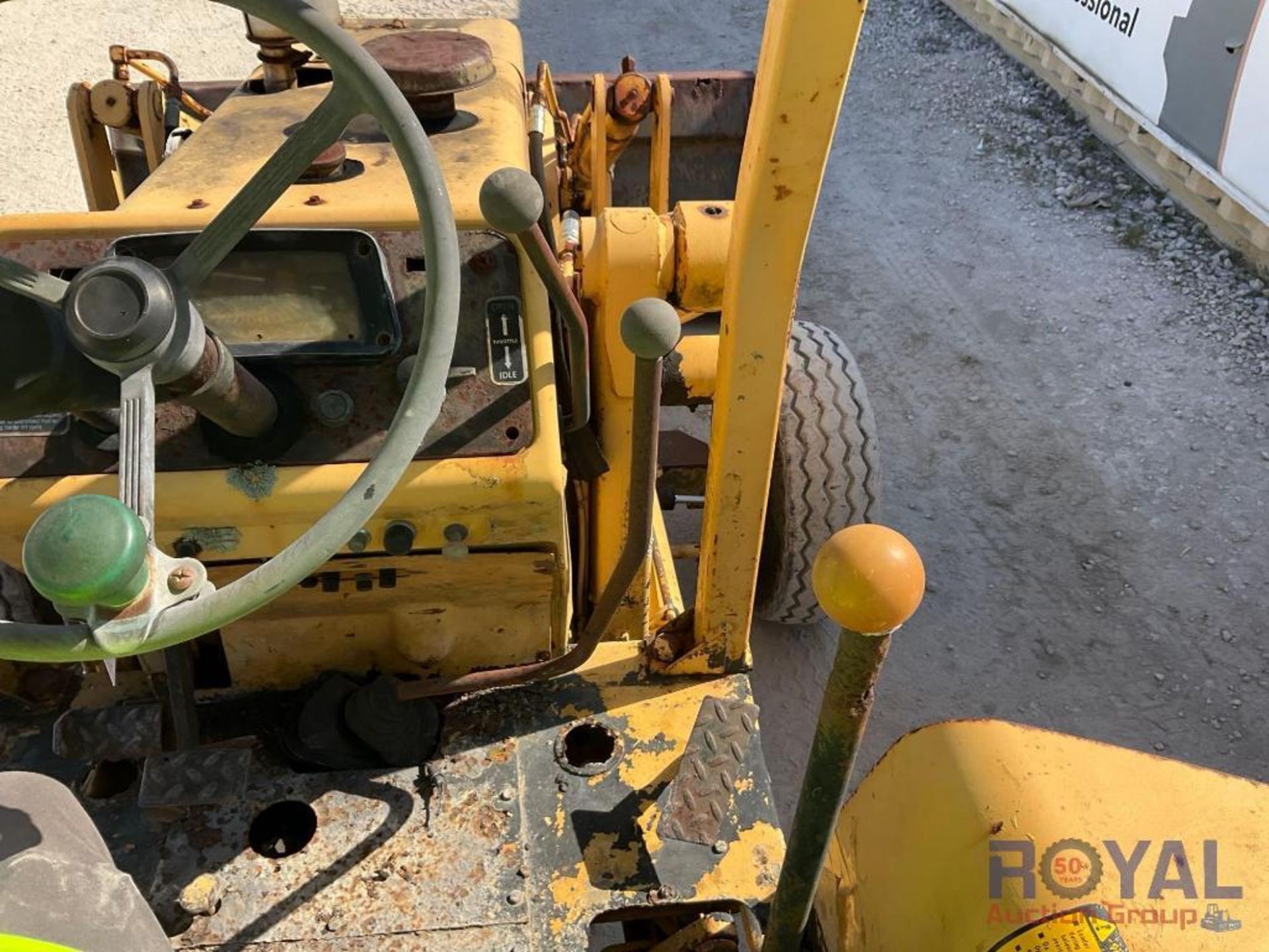 Ford 555B Loader Backhoe - Image 20 of 48