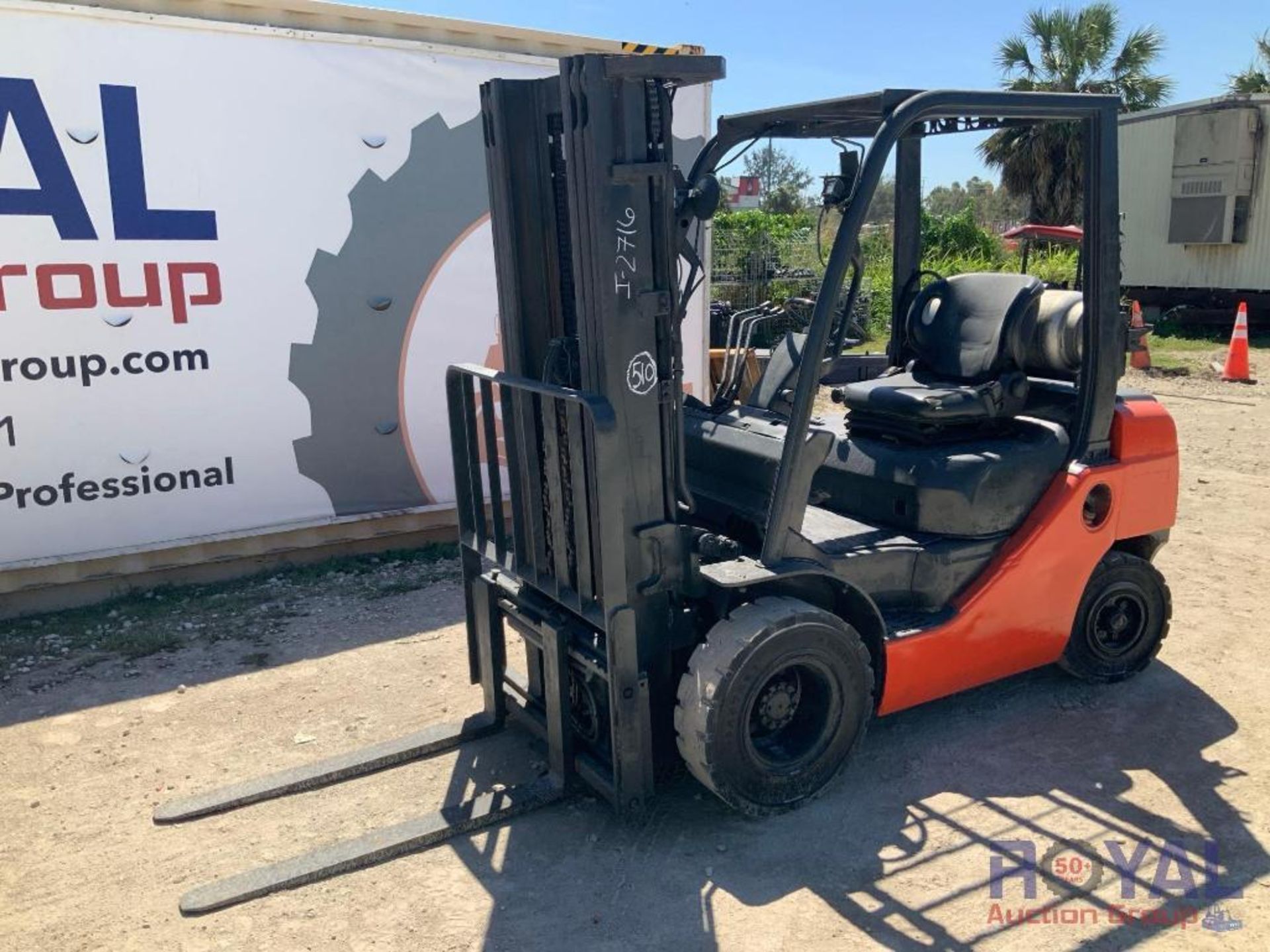 Toyota 8FGU25 5,000lbs Cushion Tire Forklift