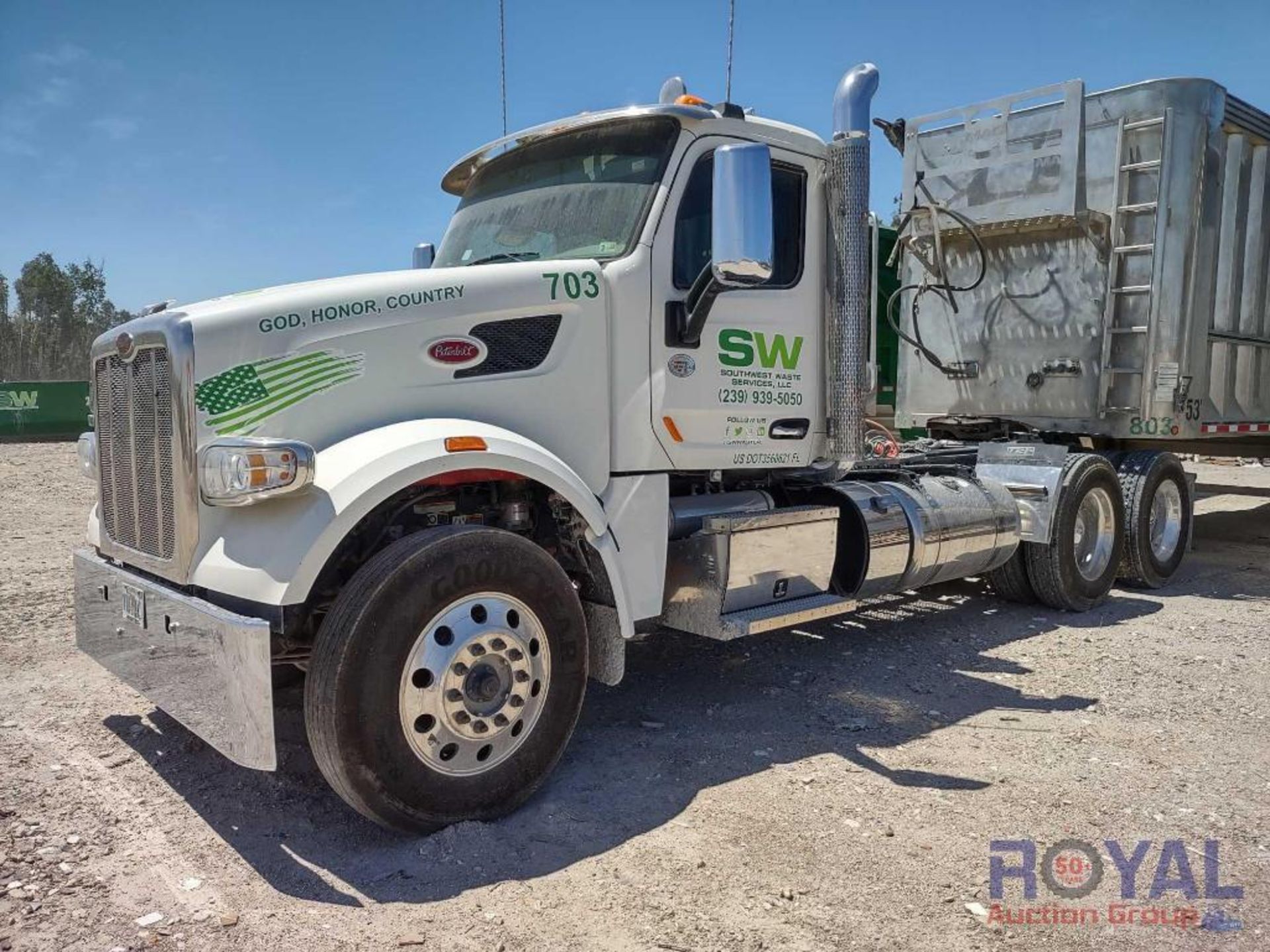 2022 Peterbuilt 567 T/A Day Cab Truck Tractor With Wet Kit