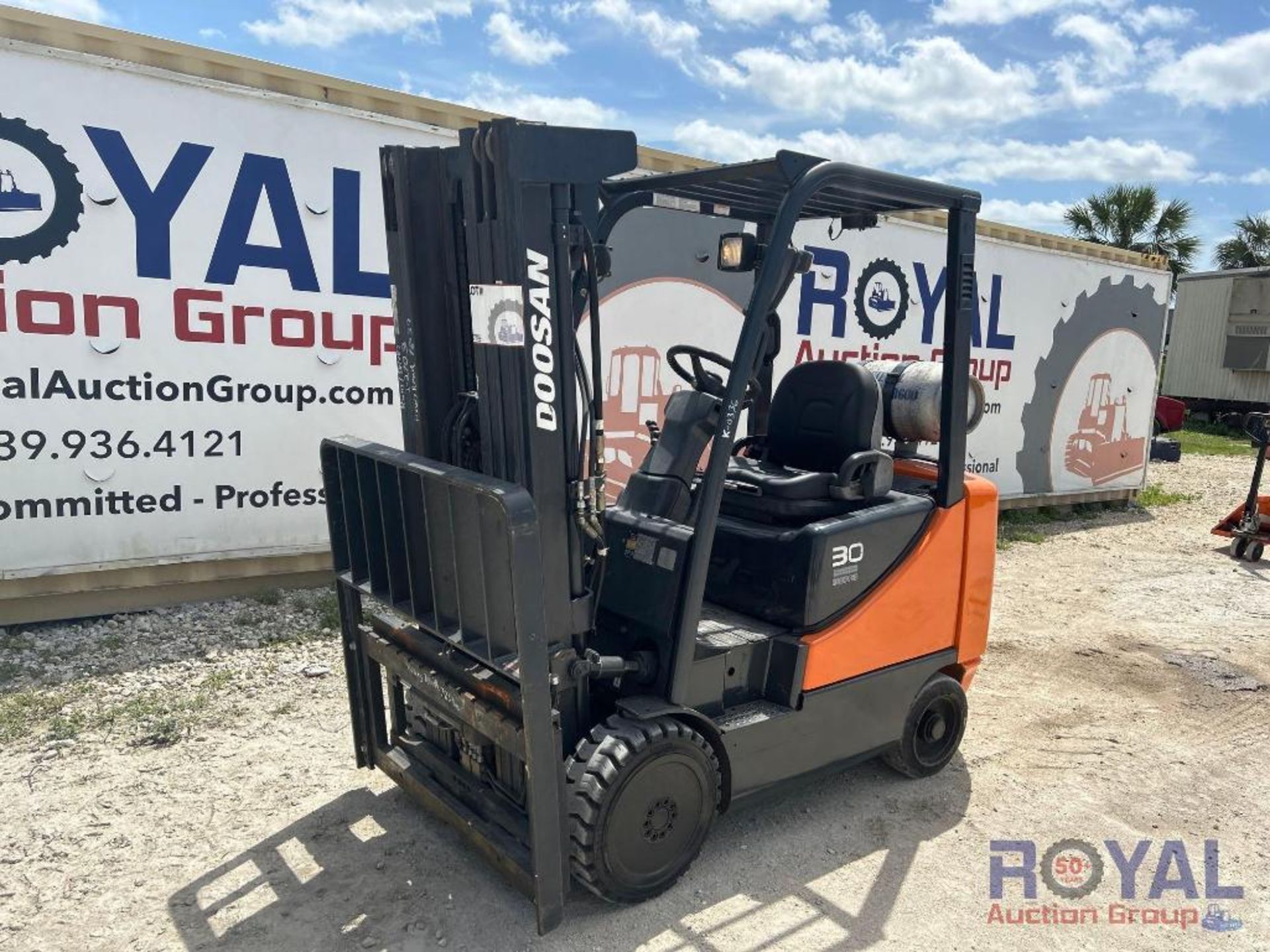 Doosan GC30E-5 6,000LB Cushion Tire Forklift