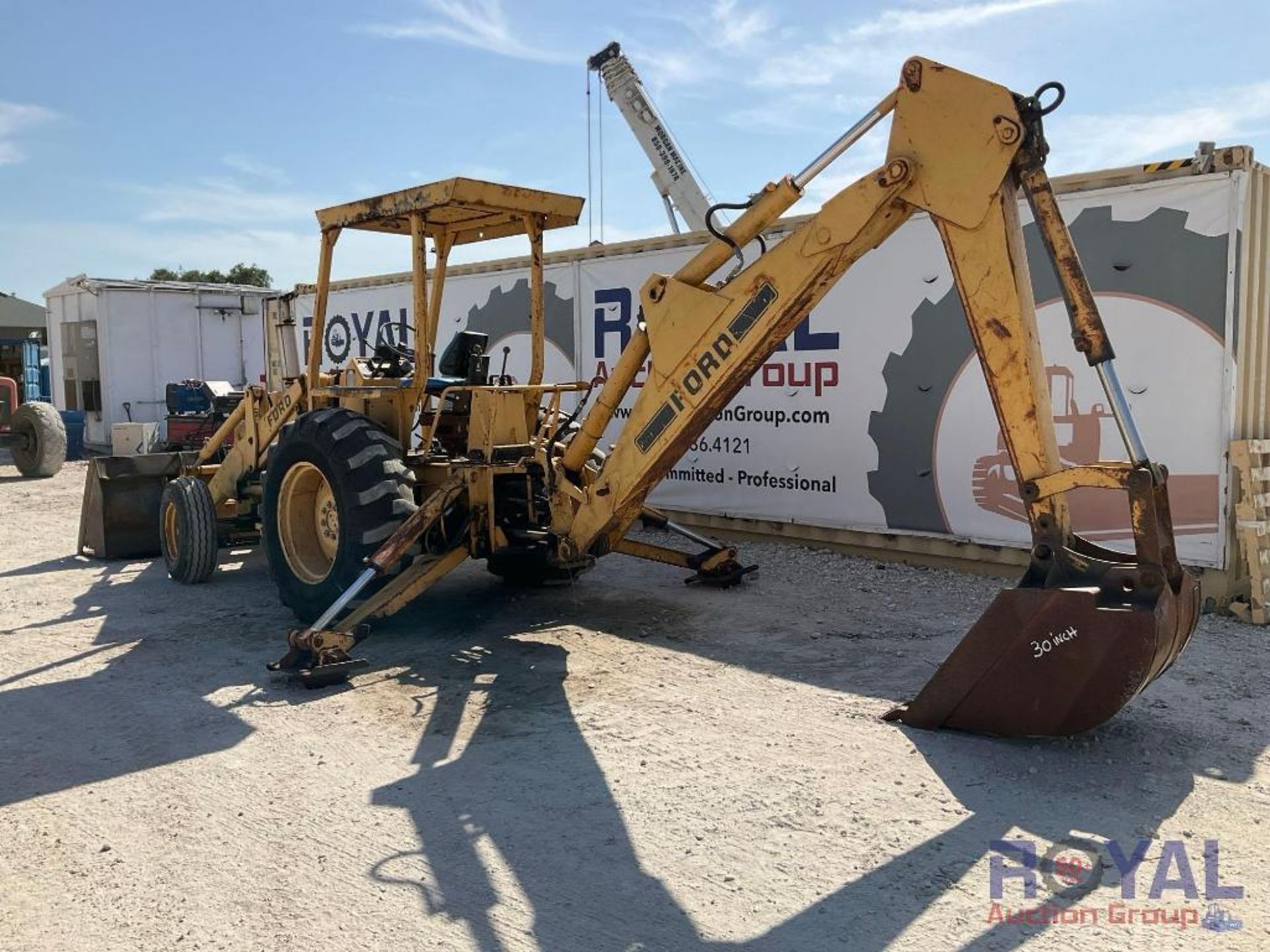 Ford 555B Loader Backhoe - Image 2 of 48