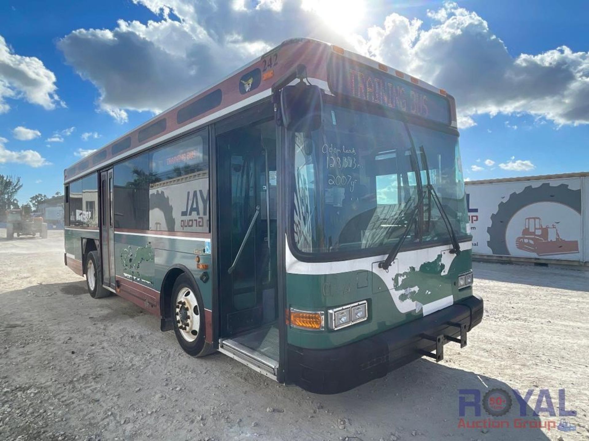 2007 Gillig G27E102N2 Low Floor Passenger Bus - Image 2 of 31