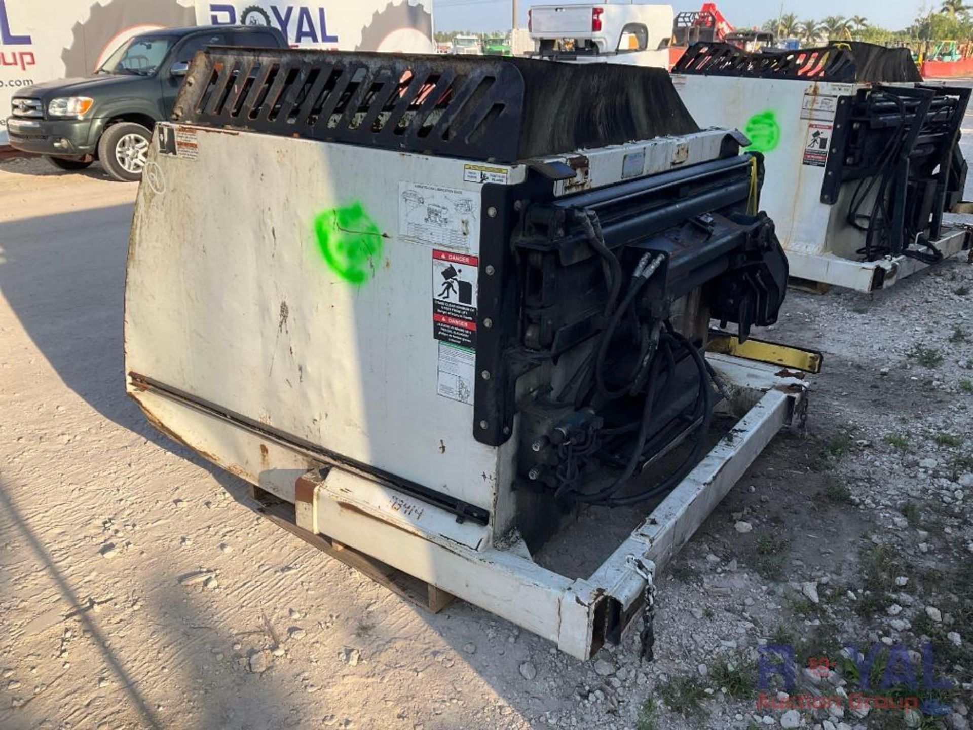 2020 Curotto Can Slammin Eagle 4cu Yard Automated Front Load Garbage Collector - Image 3 of 6