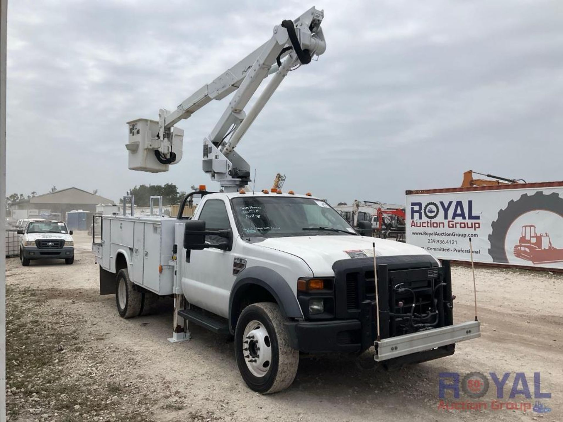 2009 Ford F550 4x4 Altec AT37-G Bucket Truck - Image 2 of 40