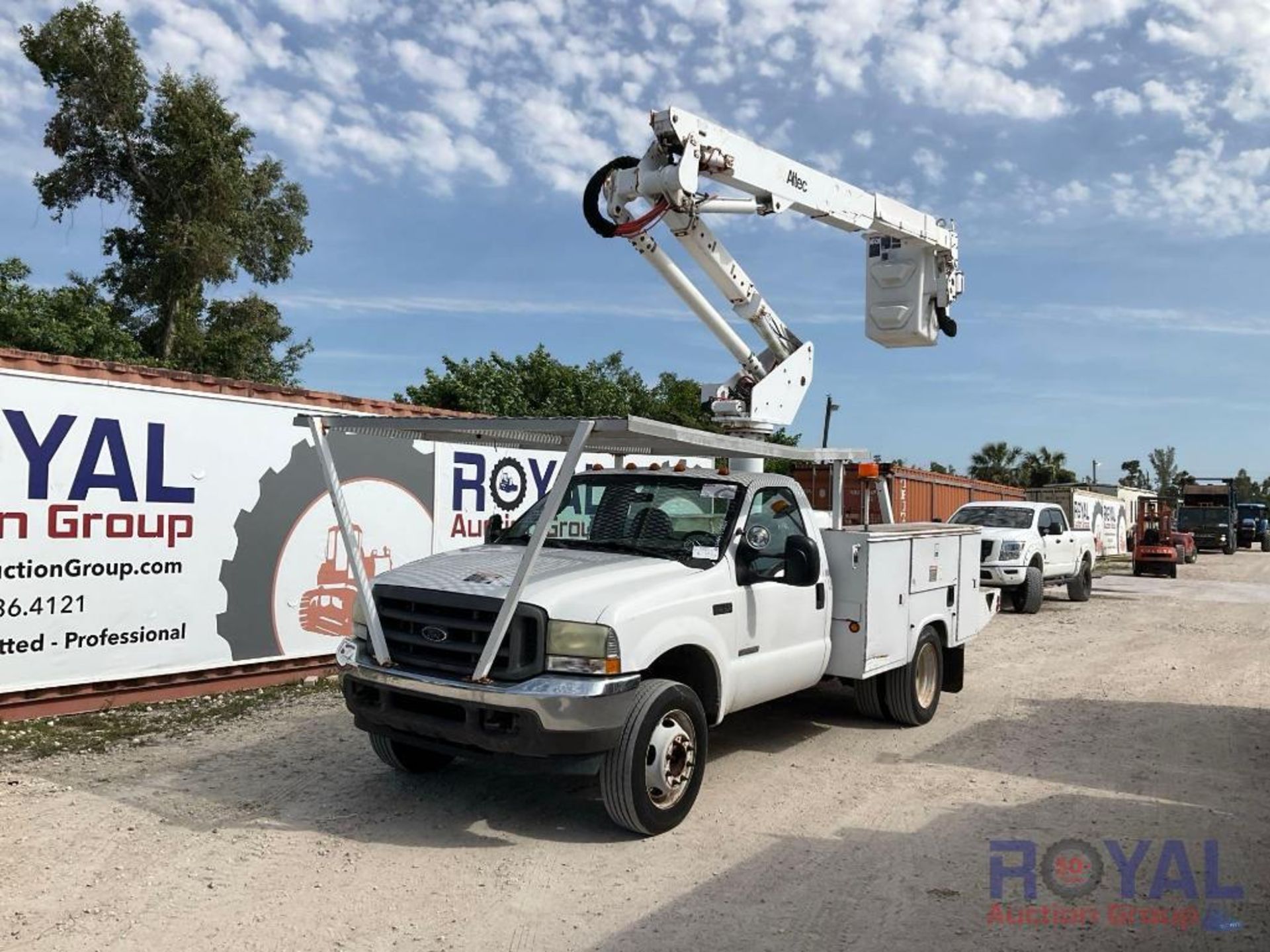 2004 Ford F550 Altec AT37-G Bucket Truck