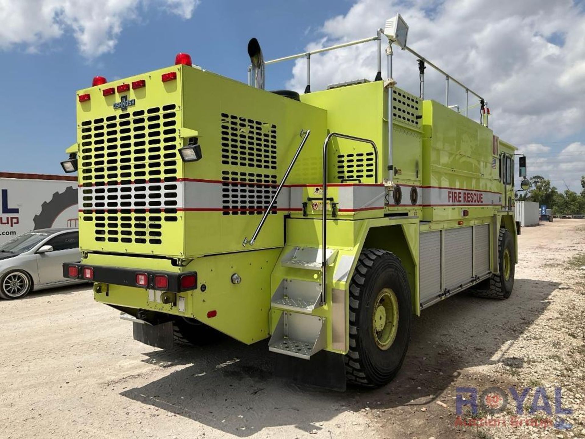 1998 Oshkosh T-series/P-19/Striker T-1500 4x4 Fire Rescue Water Truck - Image 3 of 61