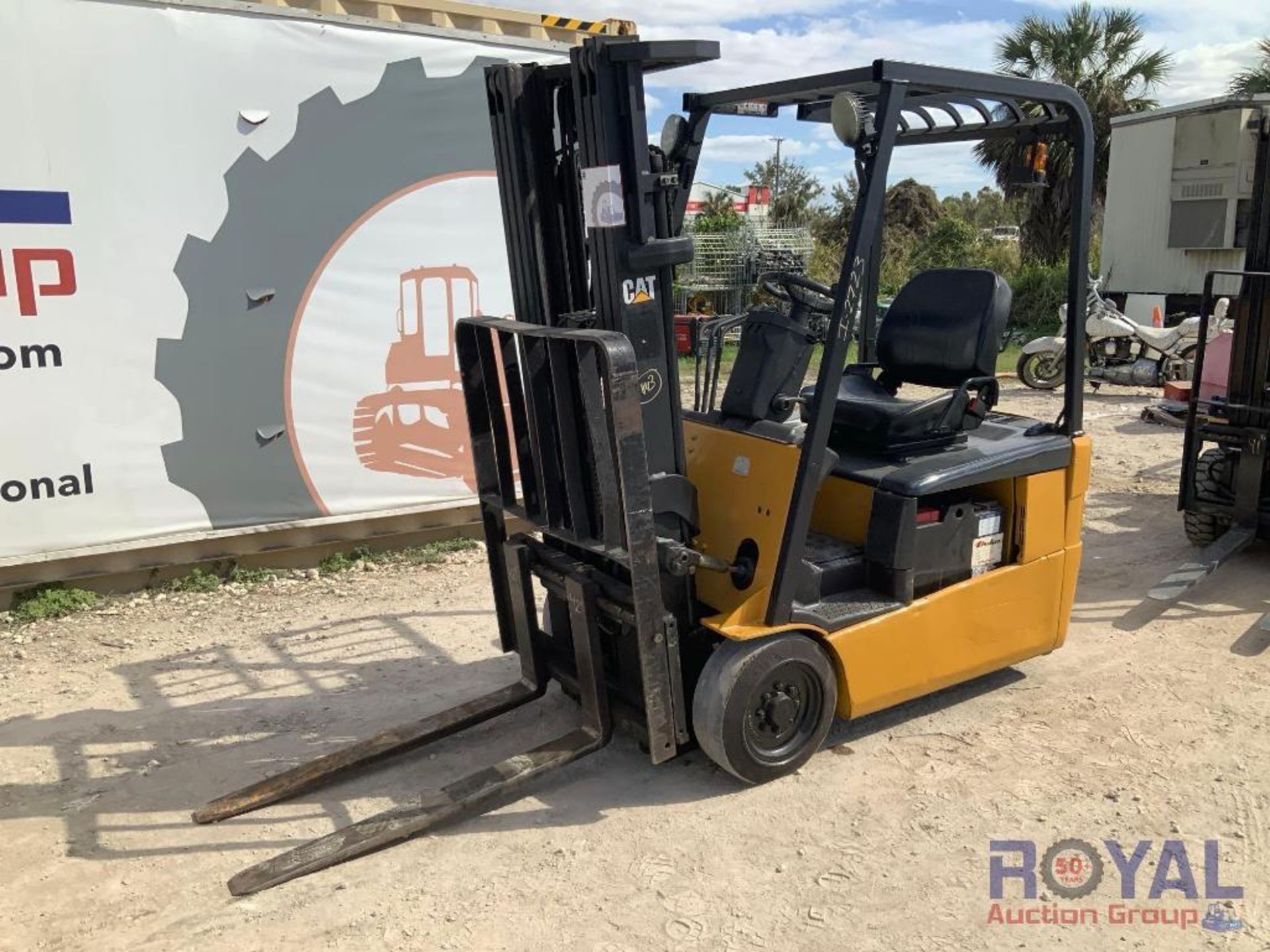 Caterpillar ET3000-AC Electric Warehouse Forklift