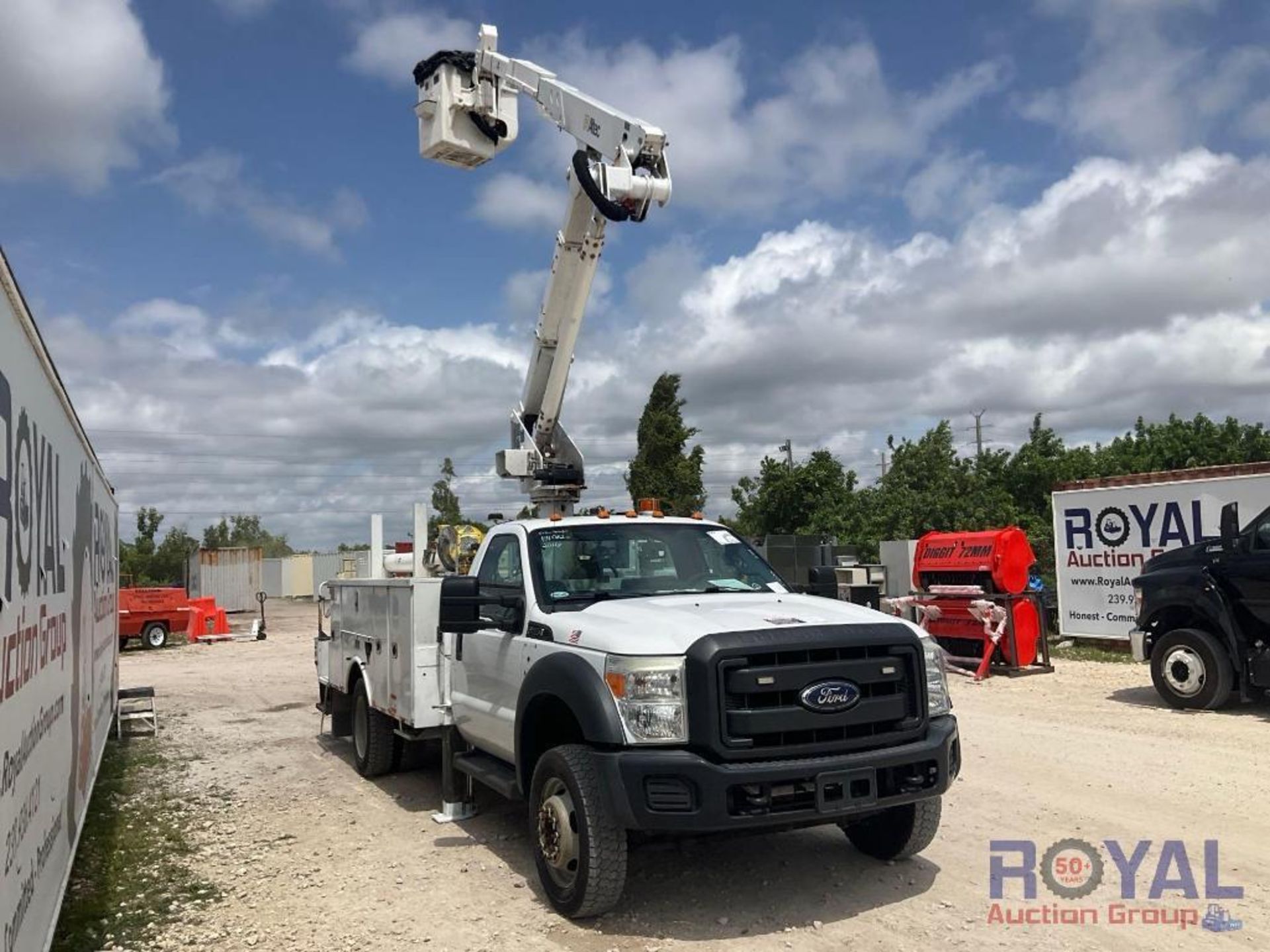 2015 Ford F550 4x4 Altec AT37G Bucket Truck - Image 2 of 44