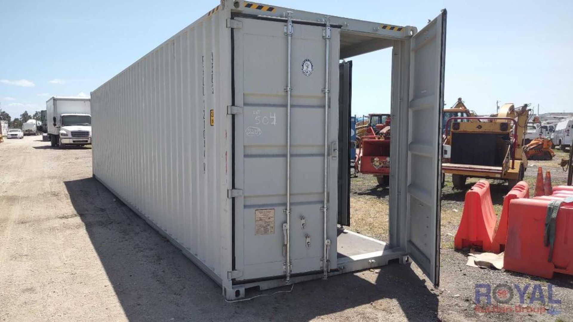 40ft 10 Door One Time Use Shipping Container - Image 2 of 3