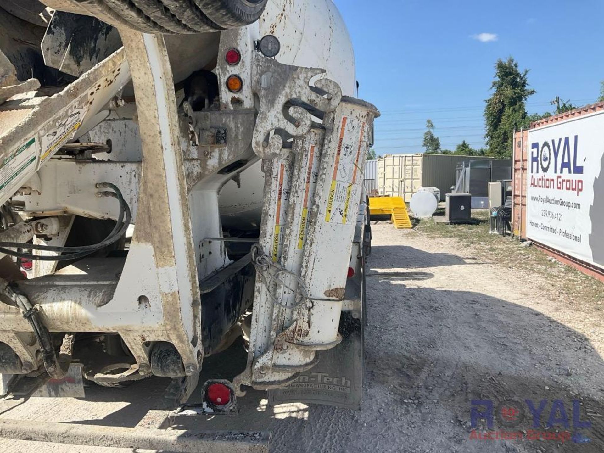 2020 Western Star 4700 Con-Tech Bridgeking 11 CuYd Tri-Axle Cement Mixer - Image 47 of 48