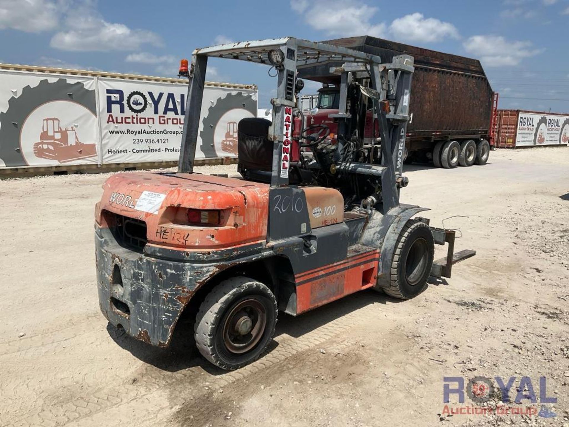 World-Lift WFD100 10,000LB Pneumatic Tire Forklift - Image 3 of 25