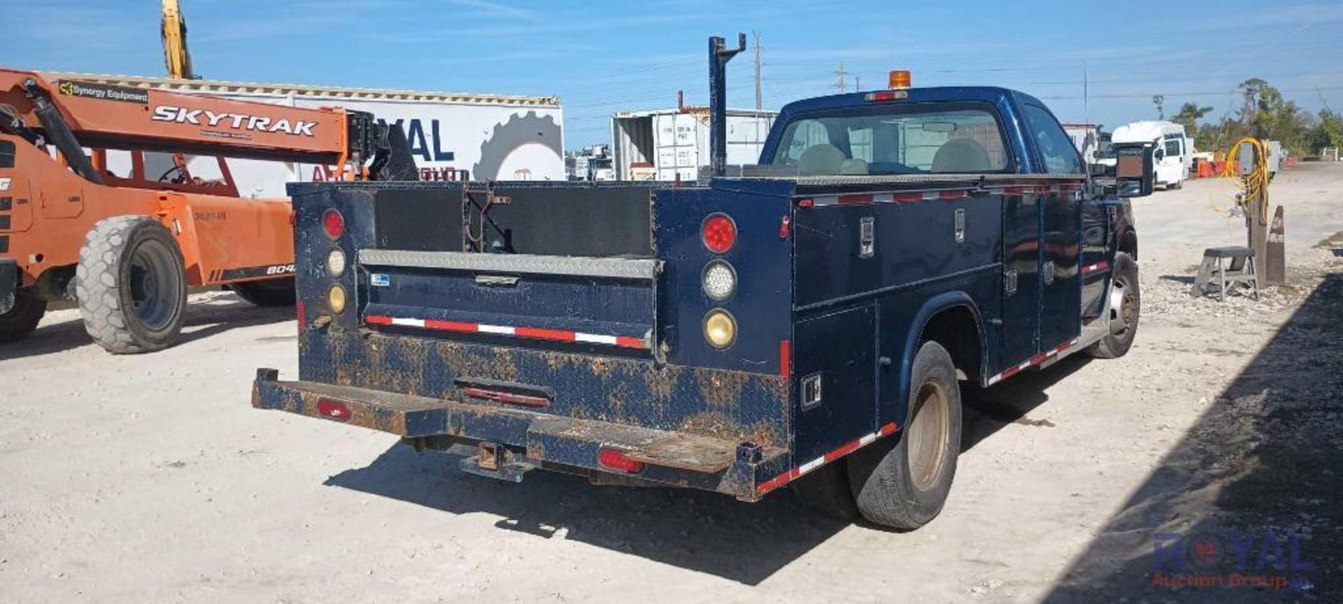 2008 Ford F350 Super Duty 2,000LB Auto Crane Service Truck - Image 3 of 29