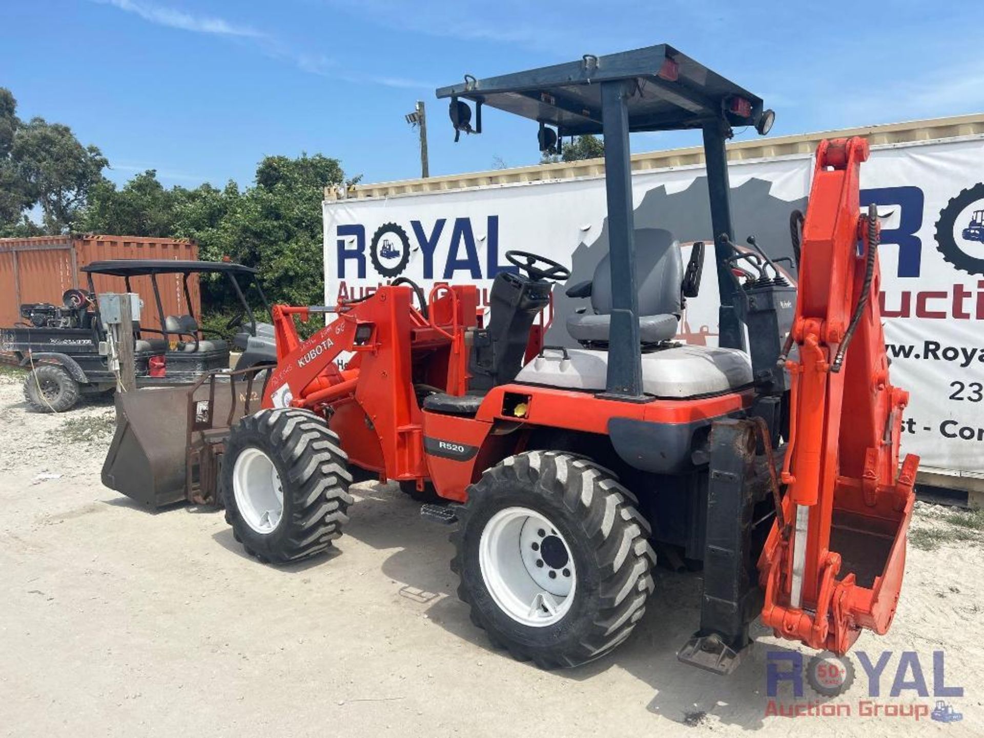 2000 Kubota R520 Loader Backhoe - Image 4 of 45