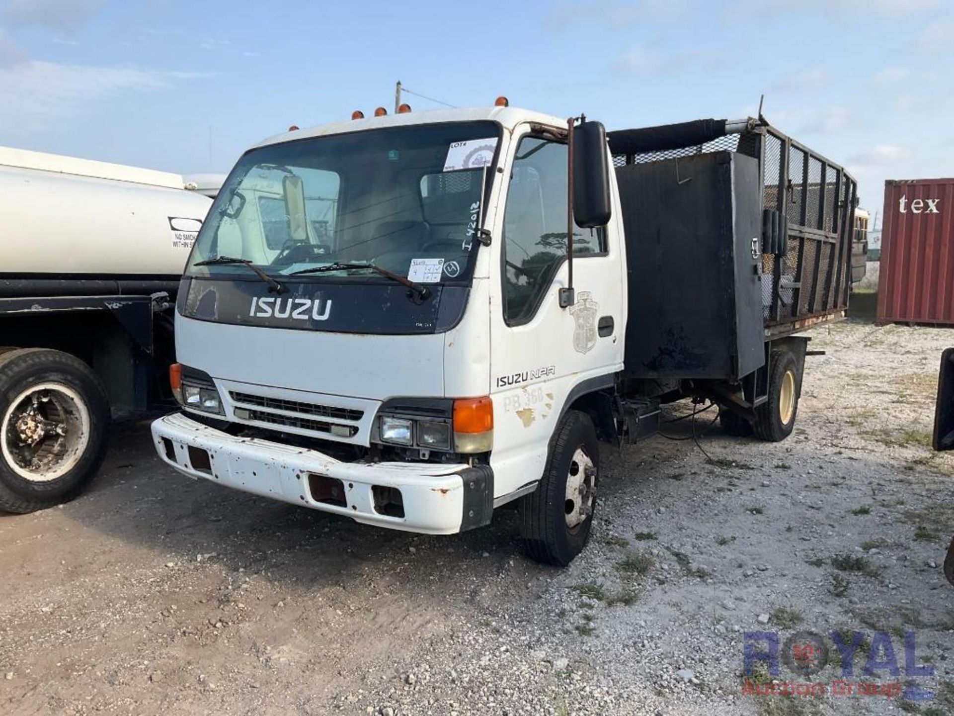 2003 Izuzu 12ft Landscape Flatbed Truck