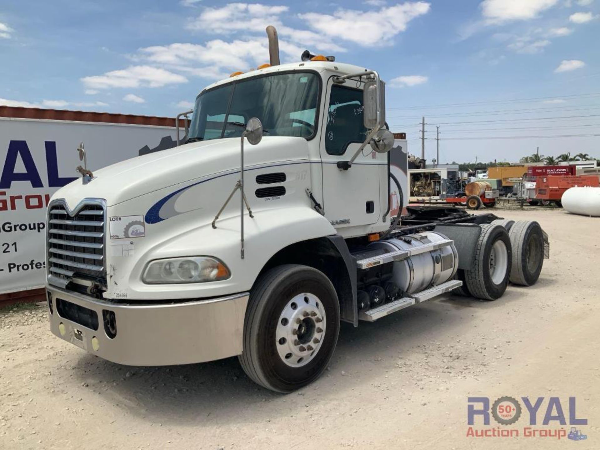 2008 Mack CXU613 Daycab T/A Truck Tractor