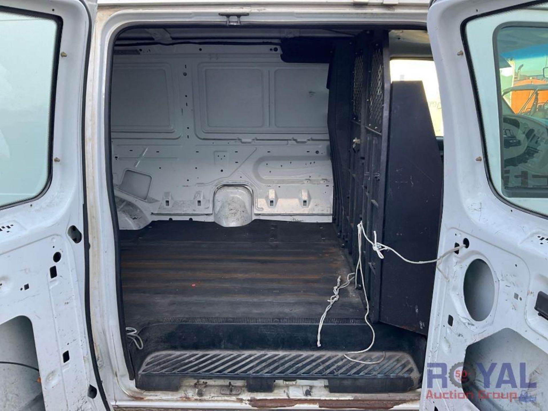 2006 Ford E350 Cargo Van - Image 28 of 36