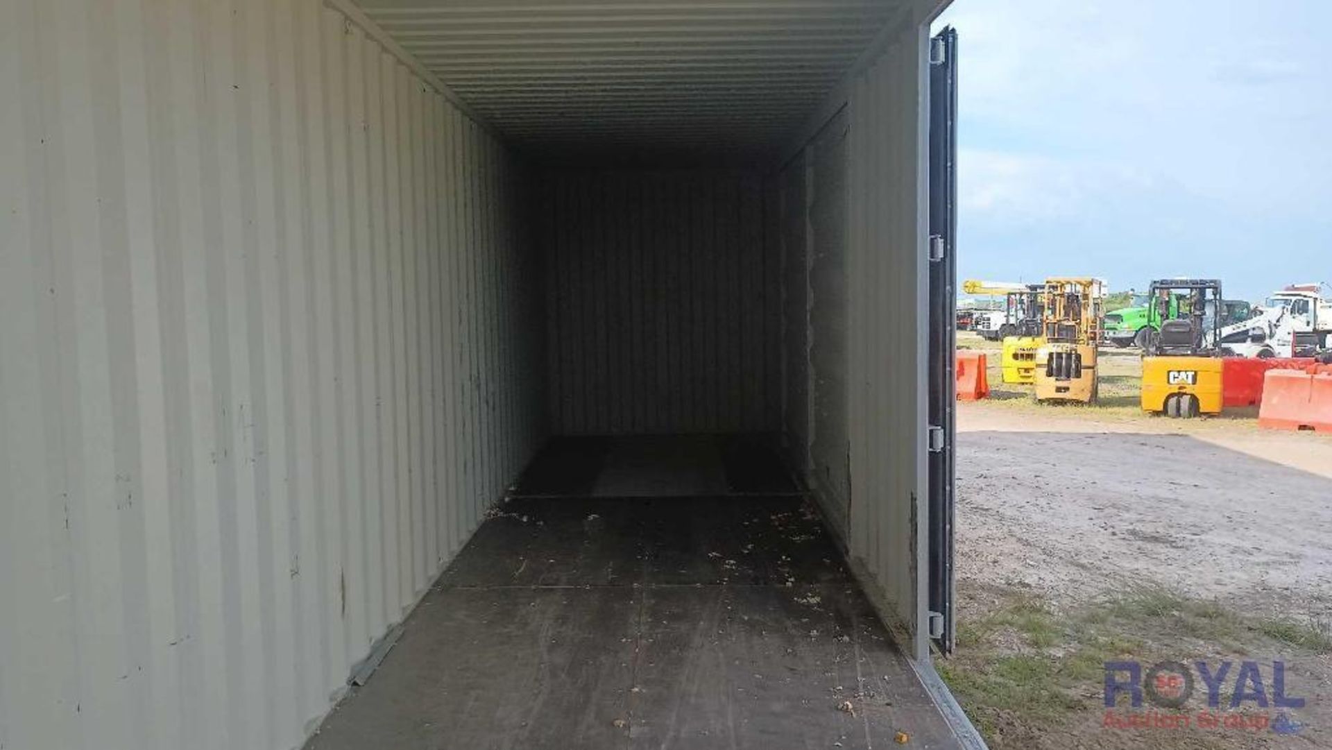 40ft 6 Door One Time Use Shipping Container - Image 3 of 5