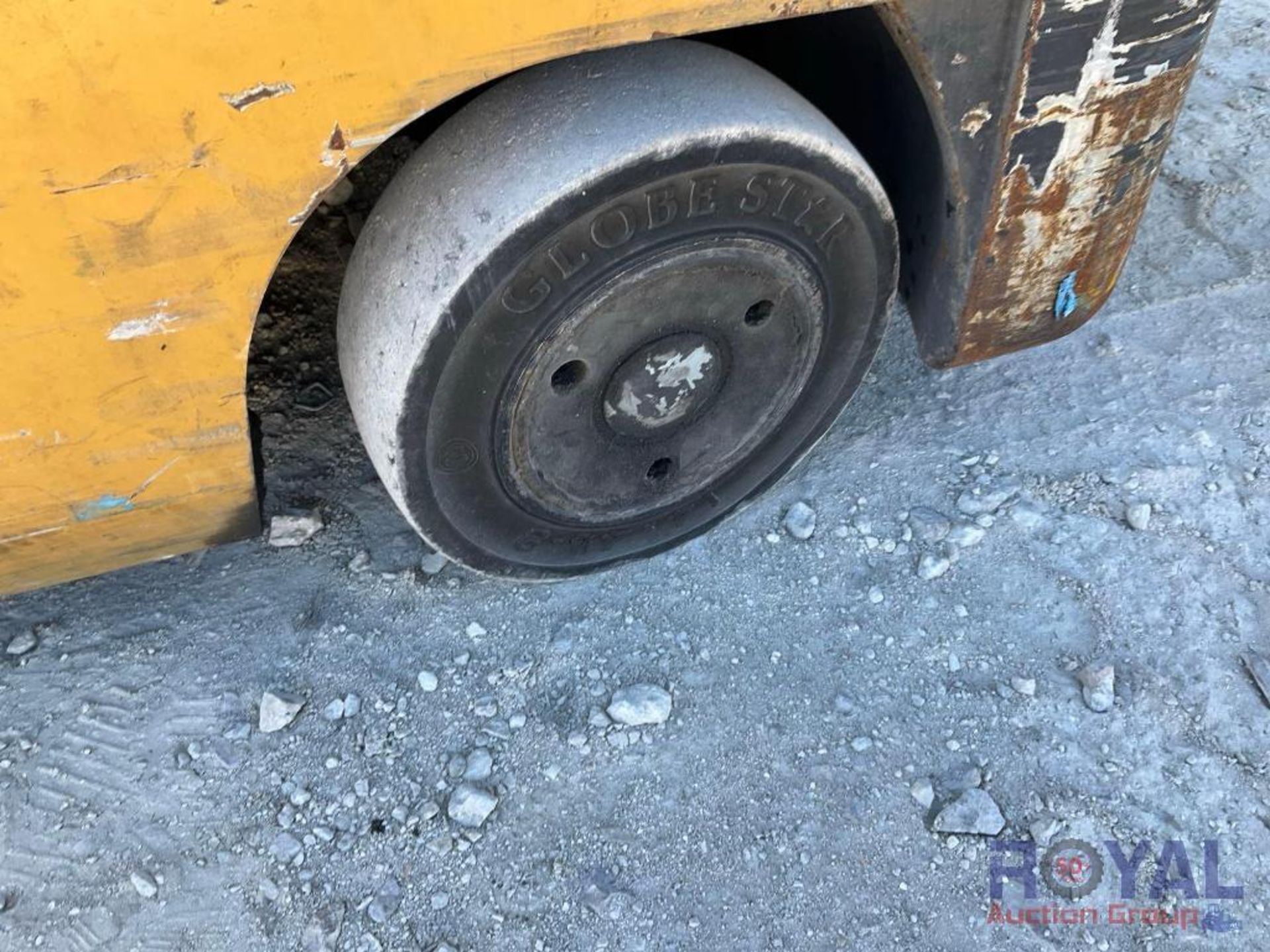 2001 Caterpillar GC18K 3,000LB Cushion Tire Forklift - Image 27 of 28