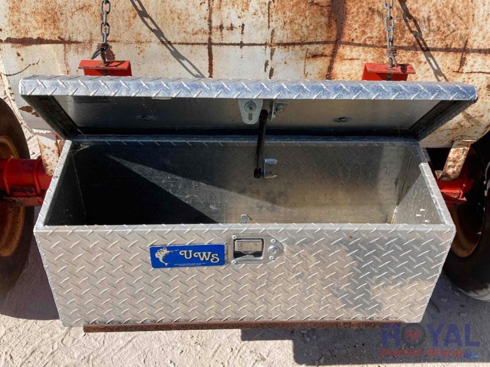 200 Gallon Towable Fuel Tank - Image 5 of 9