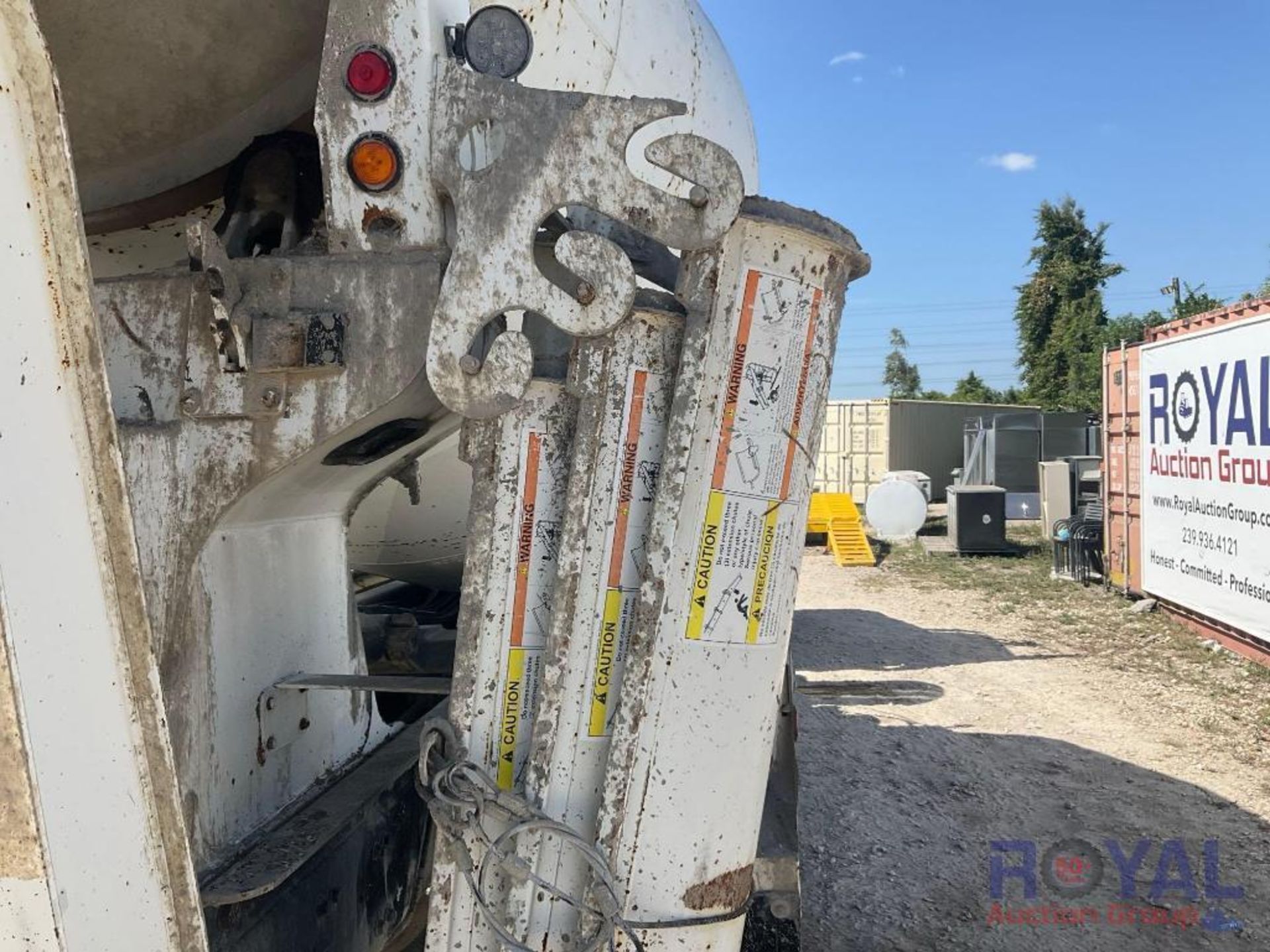 2020 Western Star 4700 Con-Tech Bridgeking 11 CuYd Tri-Axle Cement Mixer - Image 45 of 48