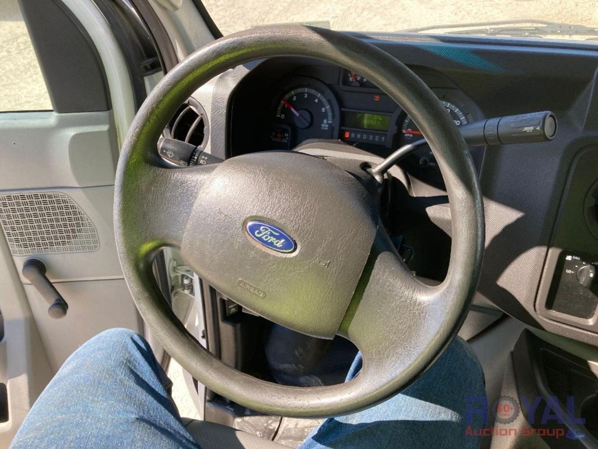 2016 Ford E350 Cutaway Service Van - Image 16 of 31