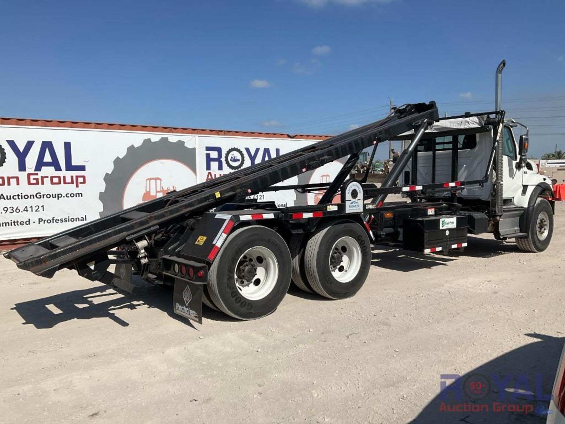 2020 International HV 607 GALFAB 60,000LB T/A Rolloff Truck (911 miles) - Image 3 of 46