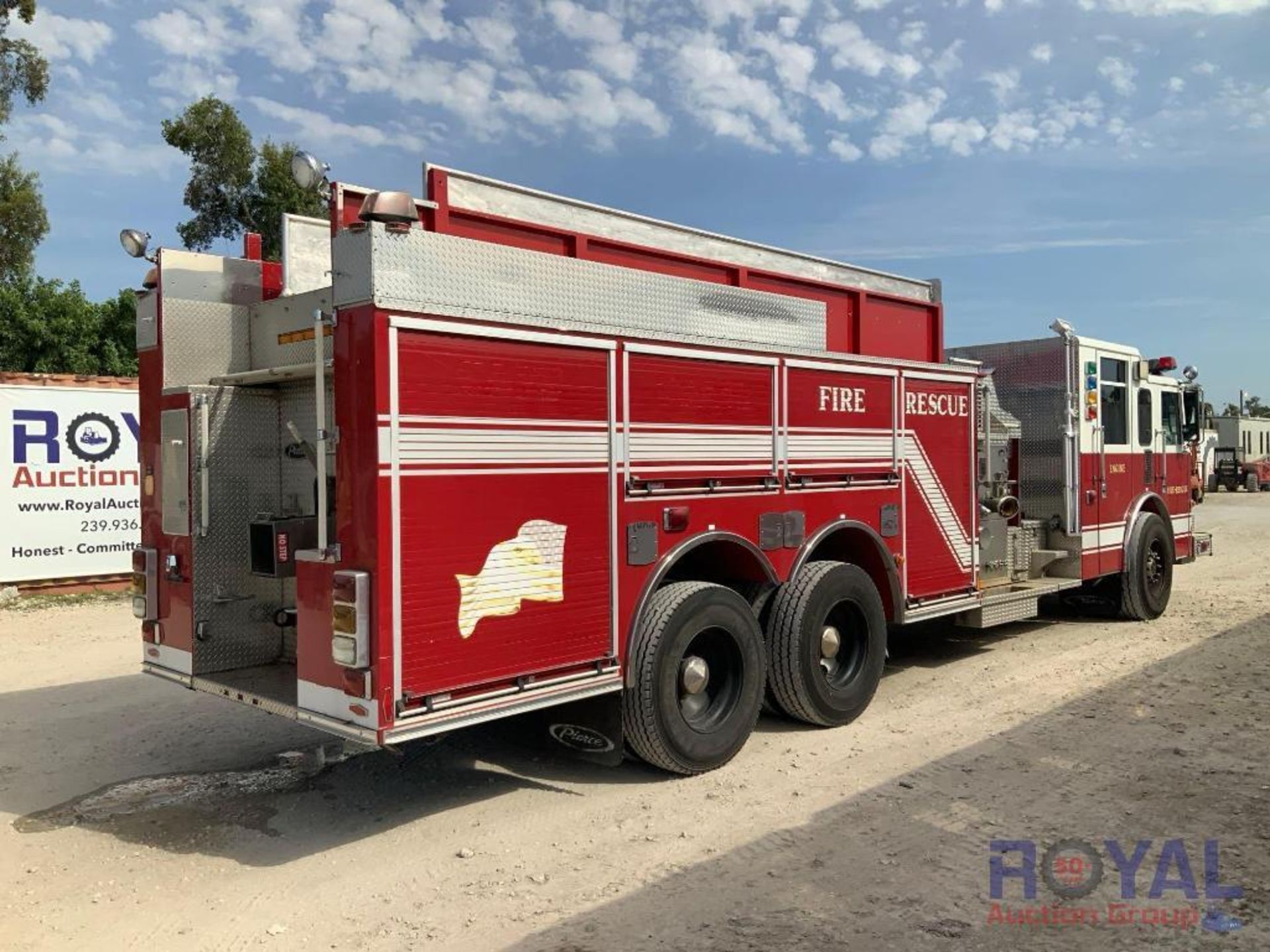 2002 Pierce Pumper Fire Truck - Image 3 of 51