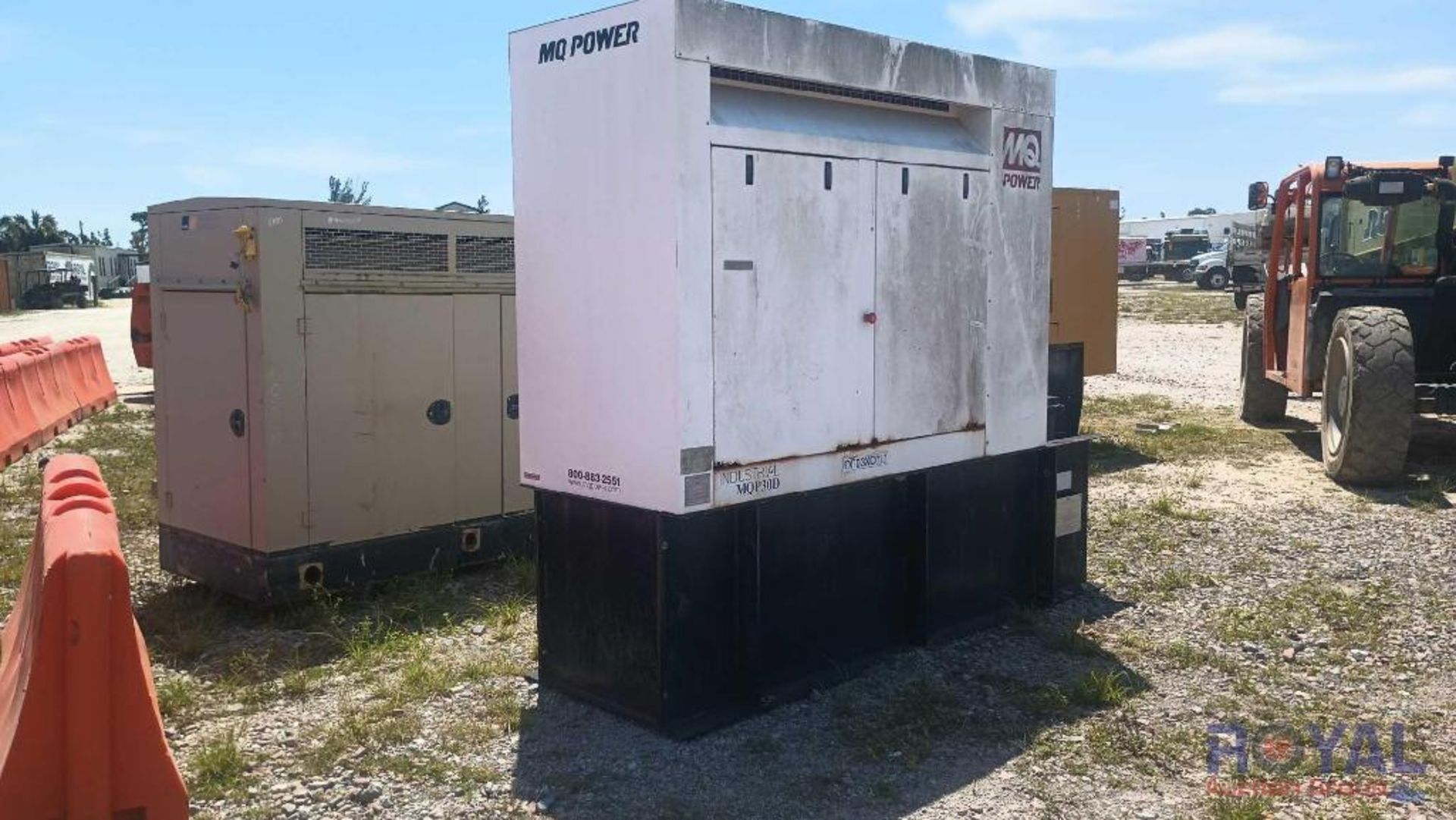 2006 MQP30D Stationary Diesel Generator w/ Fuel Tank - Image 4 of 11
