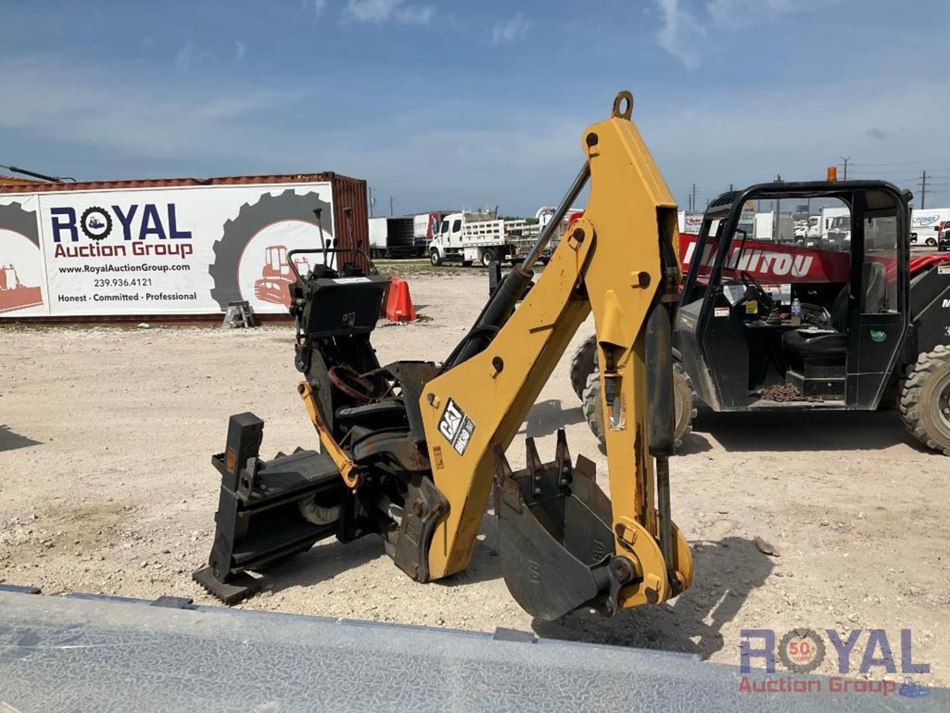 2004 Caterpillar BH30W Backhoe Skid Steer Attachment - Bild 2 aus 11