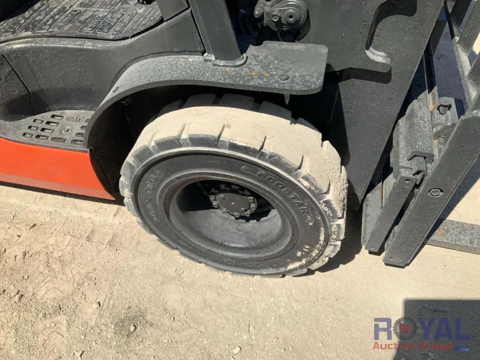 Toyota 8FGU25 5,000lbs Cushion Tire Forklift - Image 17 of 20