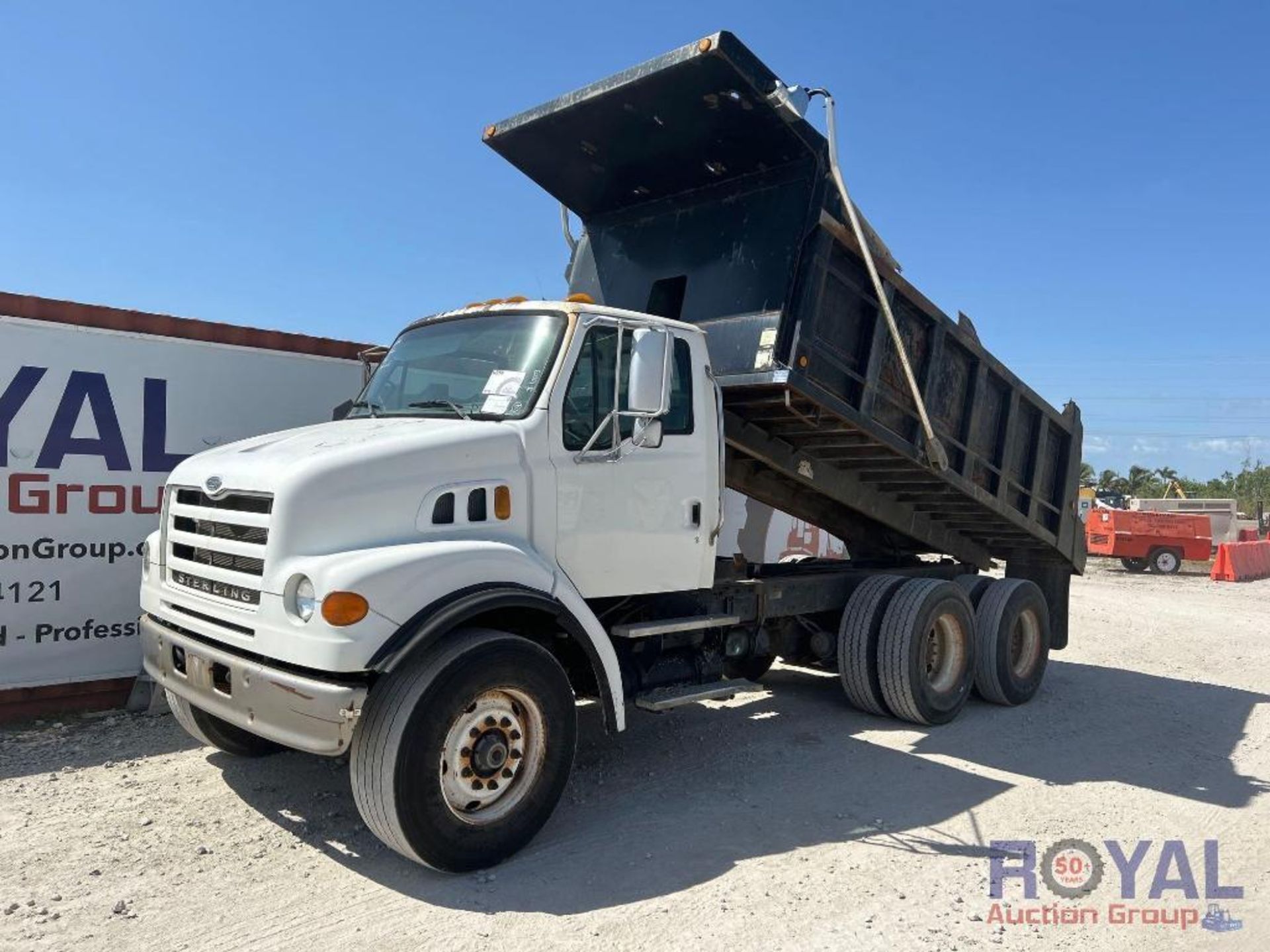 2007 Sterling L7500 T/A Dump Truck