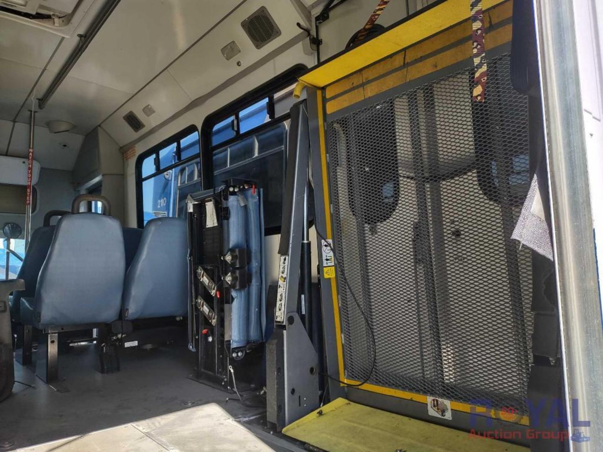 2015 Ford E450 Handicap Shuttle Bus - Image 18 of 21