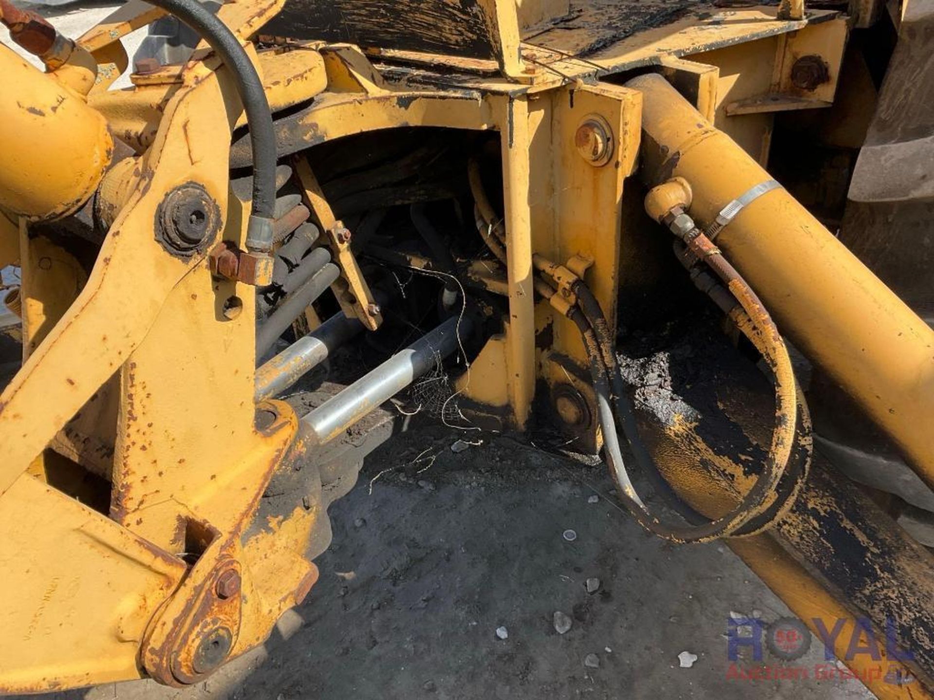 Ford 555B Loader Backhoe - Image 32 of 48