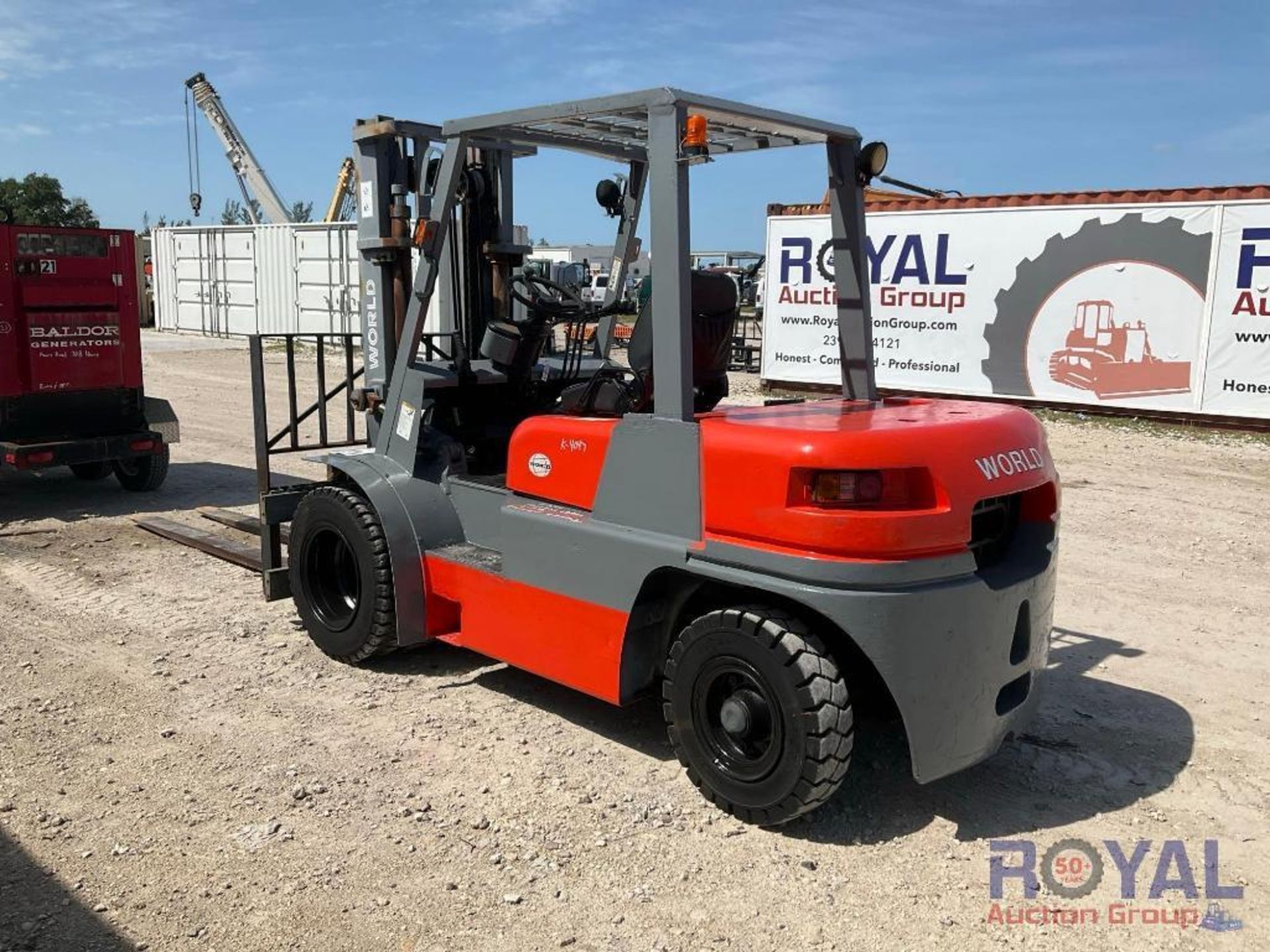 2010 World-Lift WFD100 10,000LB Diesel Pneumatic Tire Forklift - Image 4 of 17