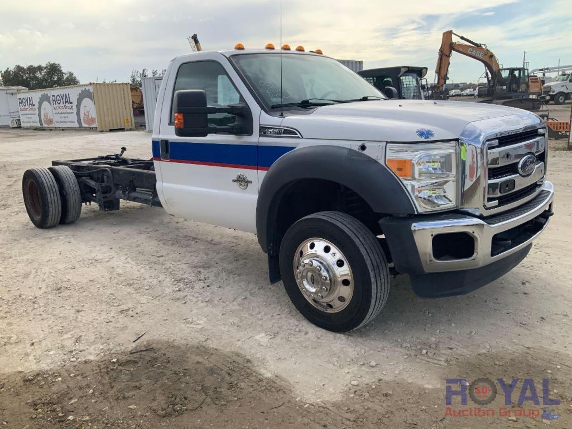 2015 Ford F550 Diesel Cab and Chassis Truck - Bild 2 aus 46