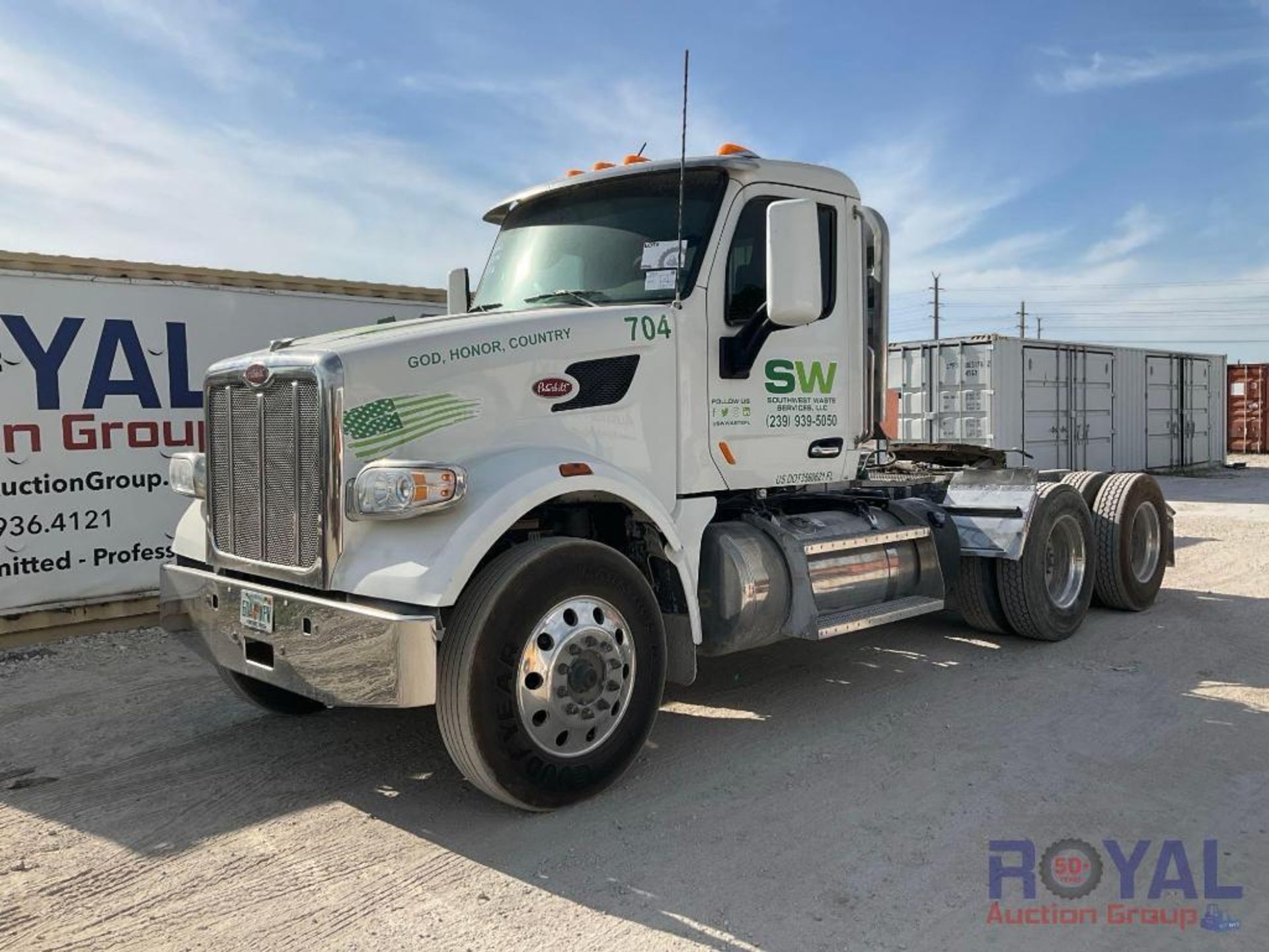 2022 Peterbuilt 567 T/A Day Cab Truck Tractor With Wet Kit