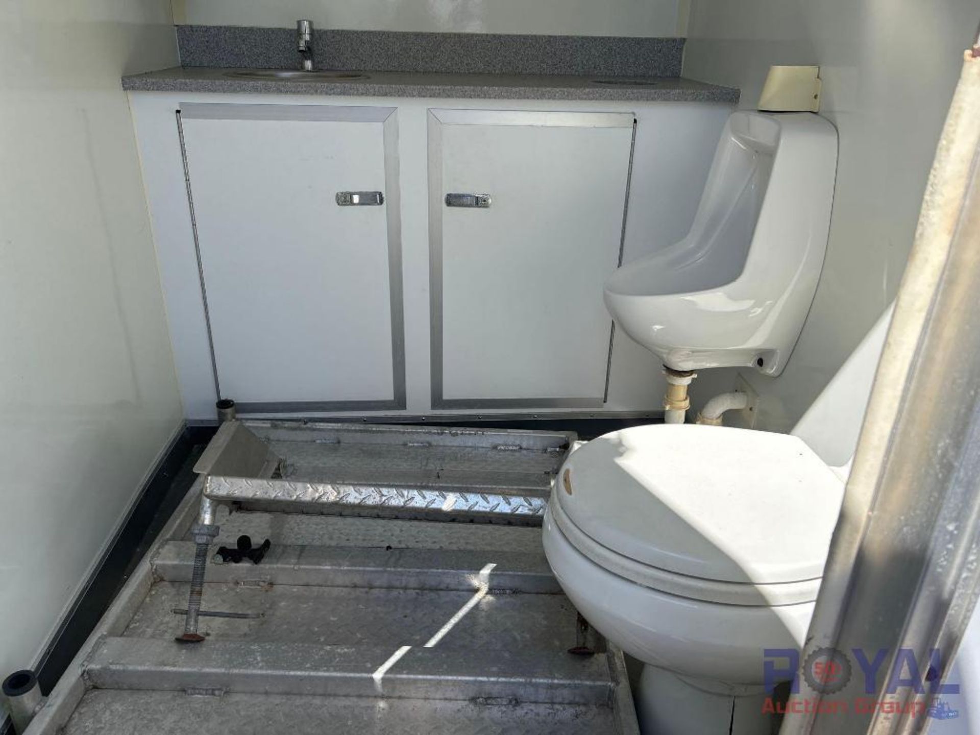 2008 Wells Cargo WC20-ADA Towable Restroom Trailer - Image 13 of 17