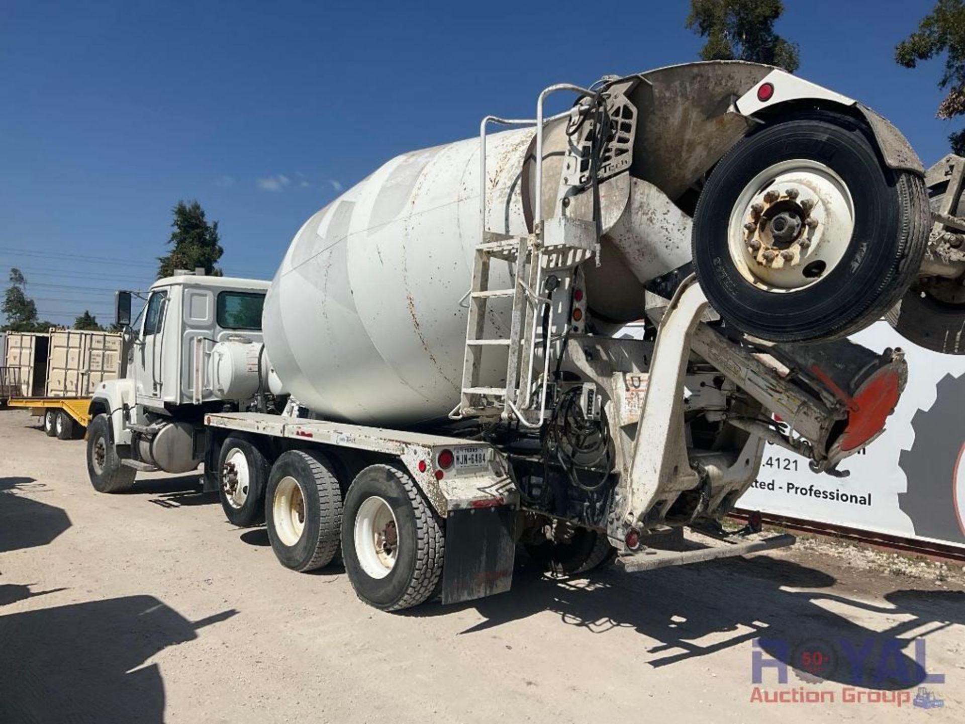 2020 Western Star 4700 Con-Tech Bridgeking 11 CuYd Tri-Axle Cement Mixer - Image 4 of 48