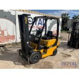 Yale GLP030VXNUSE084 3,000LB Pneumatic Propane Forklift