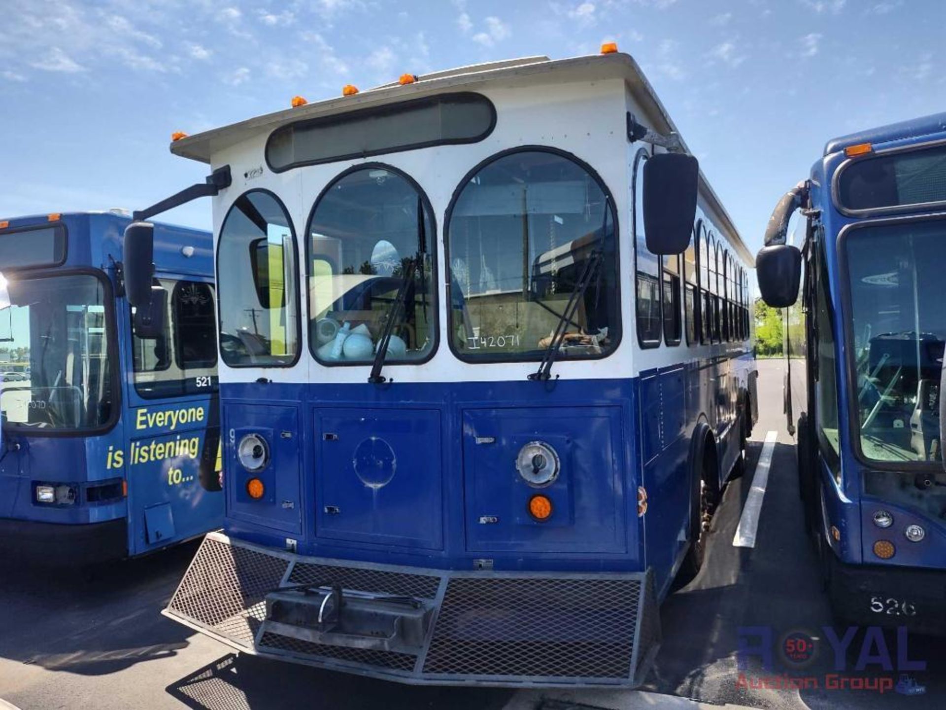 2011 Freightliner X-Line A0090024 Passenger Bus - Image 2 of 33